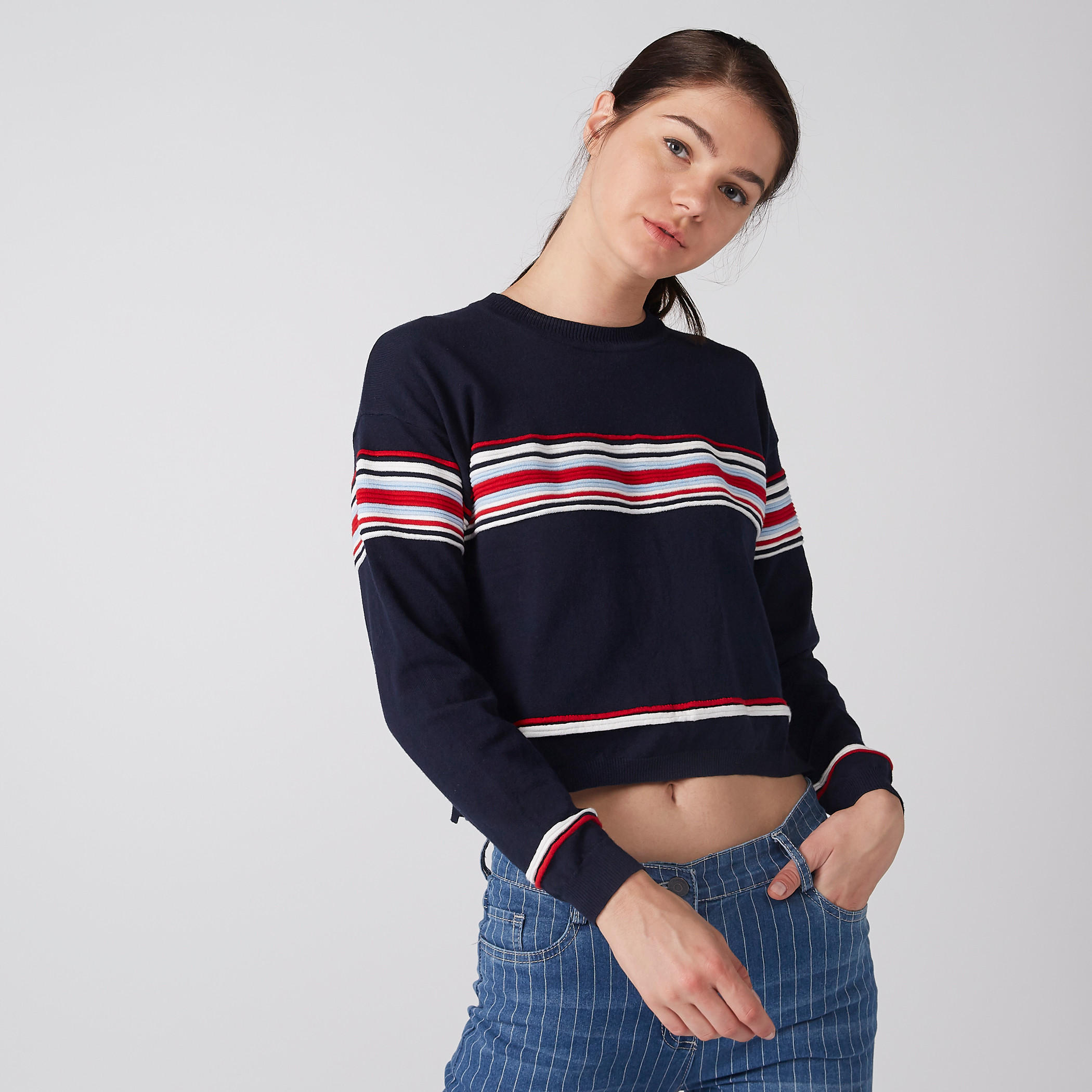 سويتر قصير مقلّم بياقة مستديرة وأكمام طويلة-women-clothing-cardigansandjumpers-jumpers-image-2