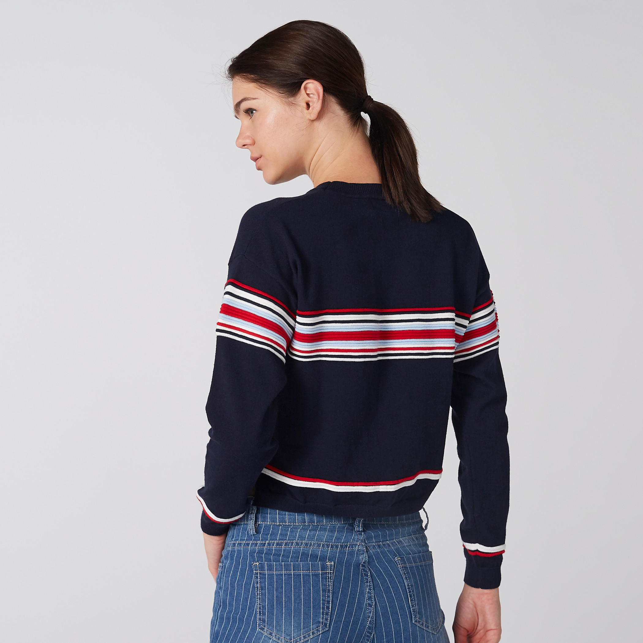 سويتر قصير مقلّم بياقة مستديرة وأكمام طويلة-women-clothing-cardigansandjumpers-jumpers-image-4