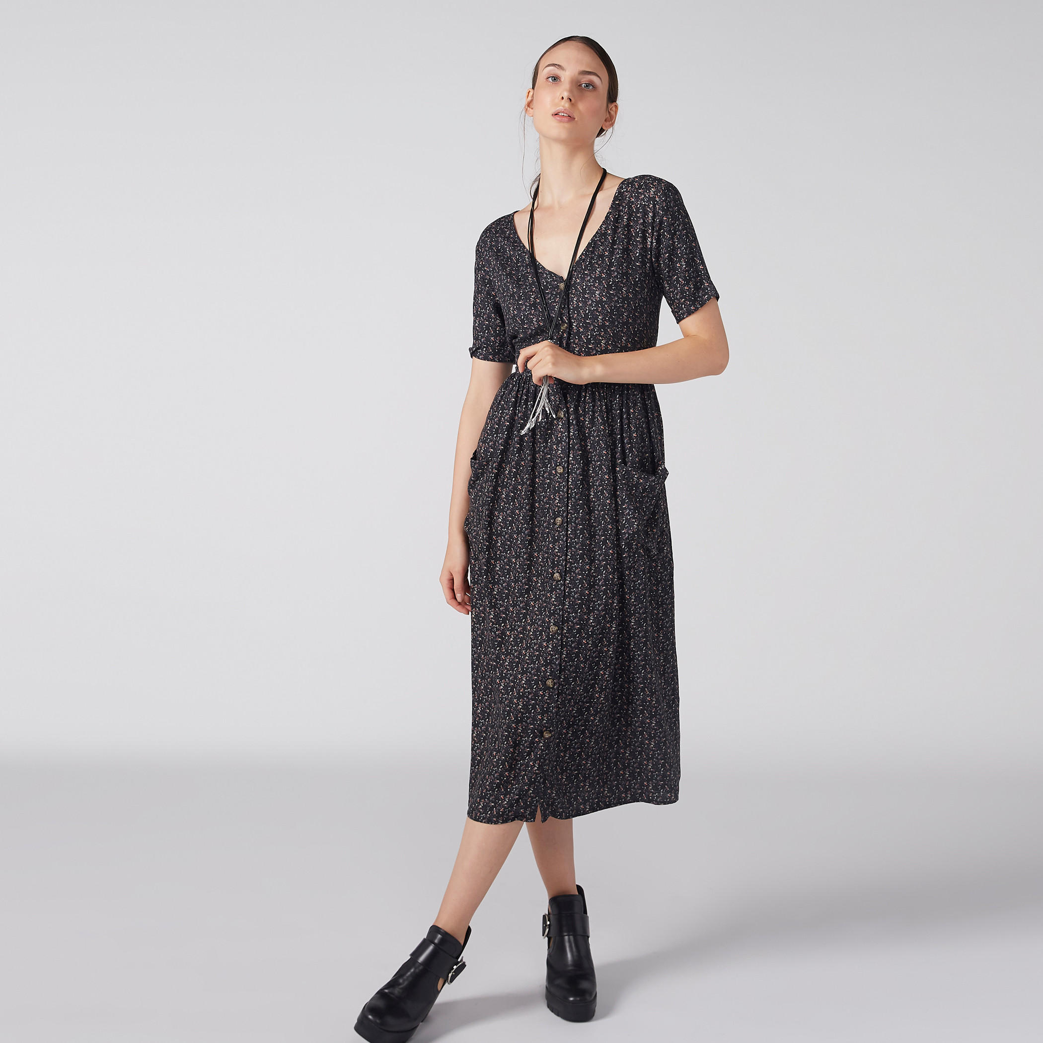 فستان قميص متوسط الطول بأكمام قصيرة وجيوب وطبعات-women-clothing-dresses-image-1