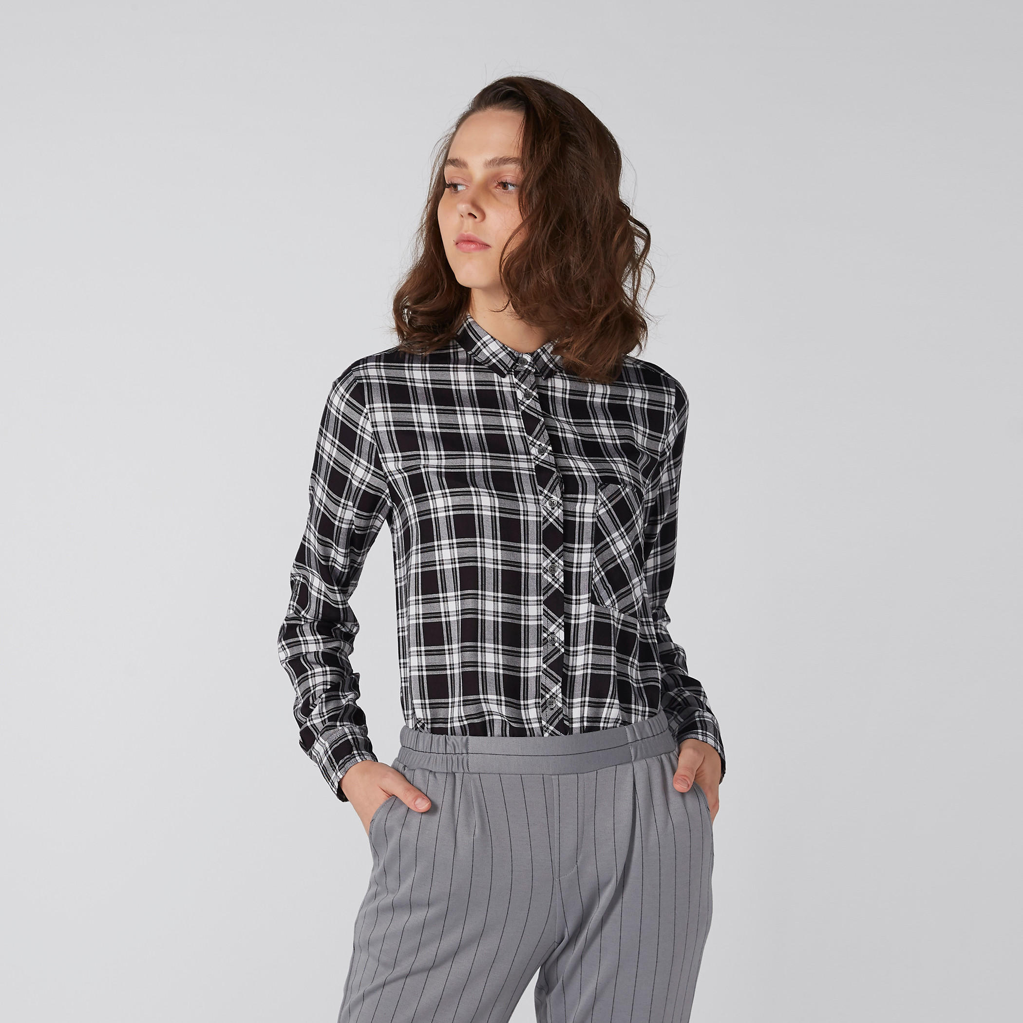 قميص كاروهات بأكمام طويلة وجيوب-women-clothing-shirtsandblouses-shirts-image-2