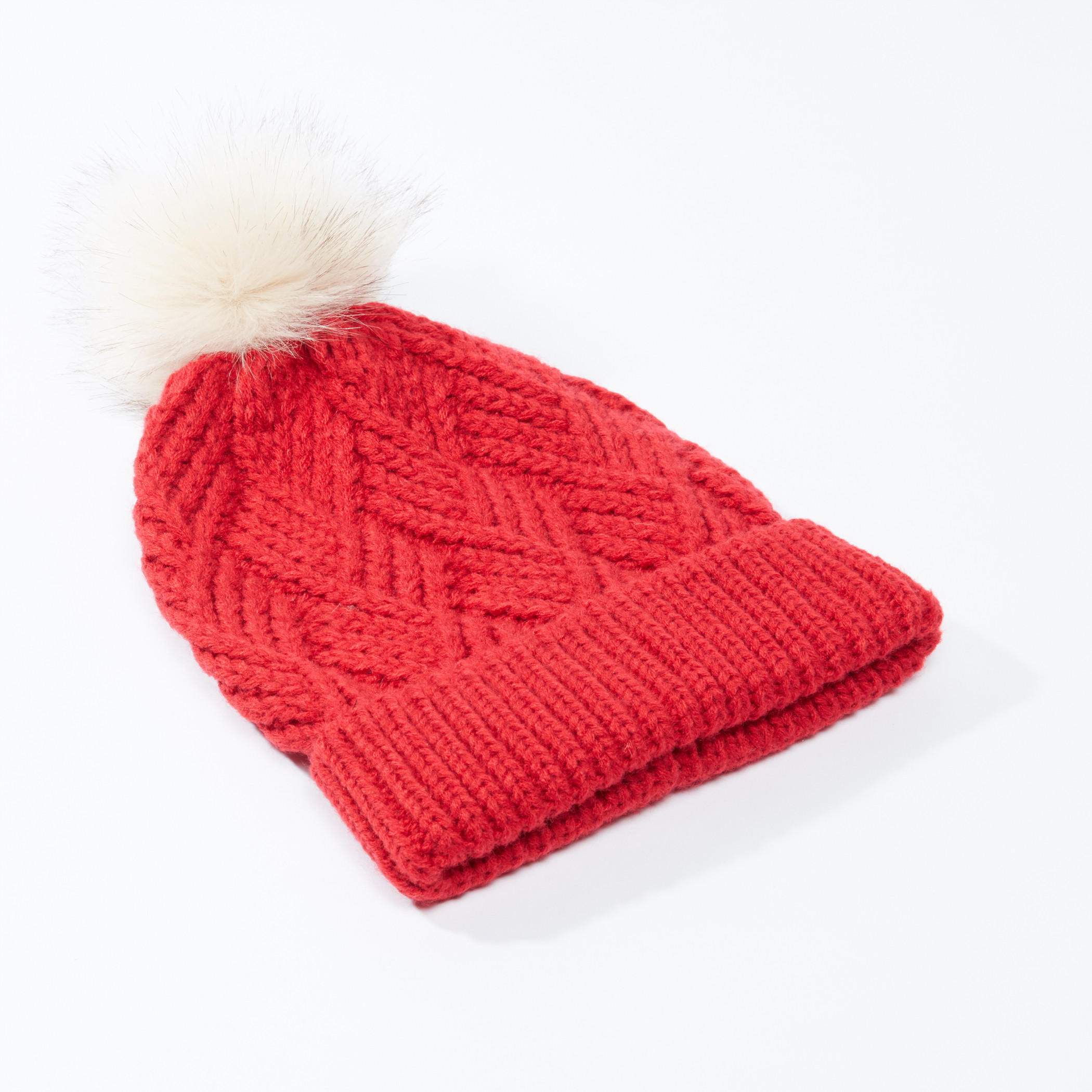 قبعة بيني بارزة الملمس مزينة بكرات بوم بوم من لي كوبر-women-clothingaccessories-capsandhats-image-1