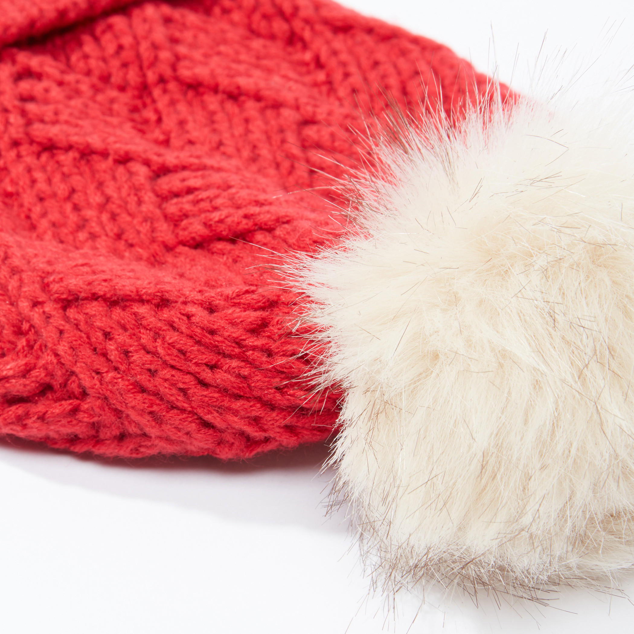 قبعة بيني بارزة الملمس مزينة بكرات بوم بوم من لي كوبر-women-clothingaccessories-capsandhats-image-3
