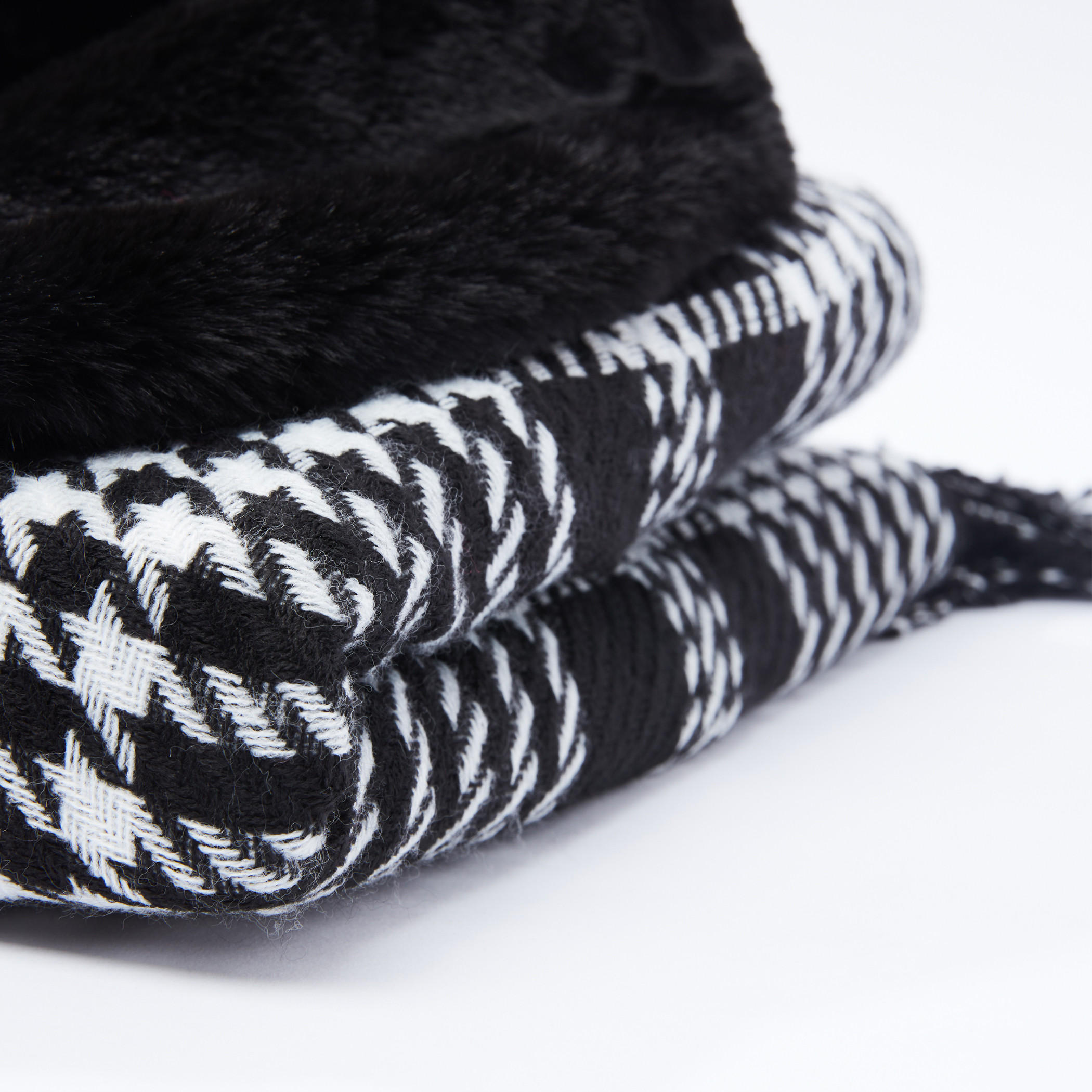 سترة بونشو قطيفة من لي كوبر-women-clothingaccessories-scarves-image-4