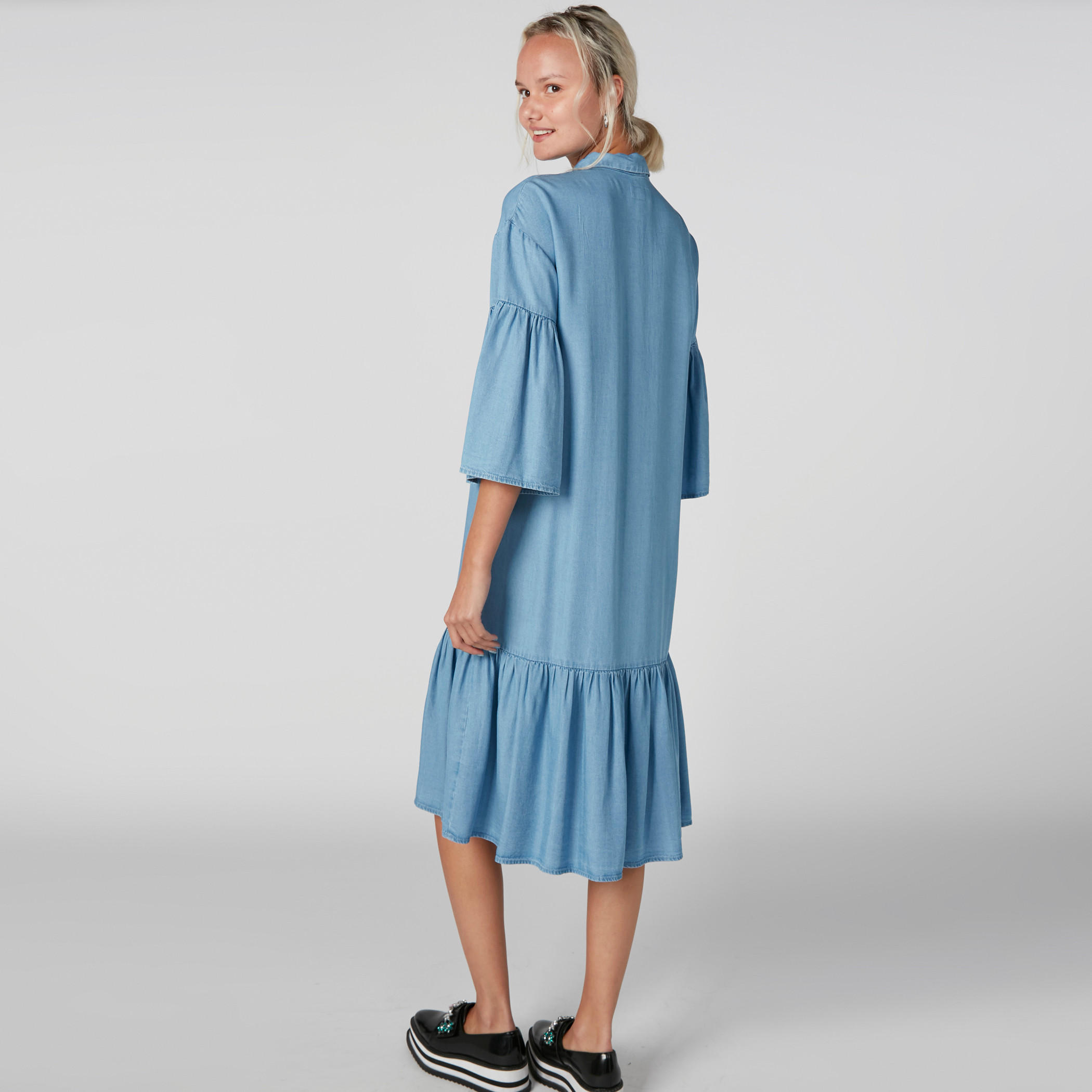 فستان متوسط الطول بتفاصيل كشكش وجيوب-women-clothing-dresses-image-2