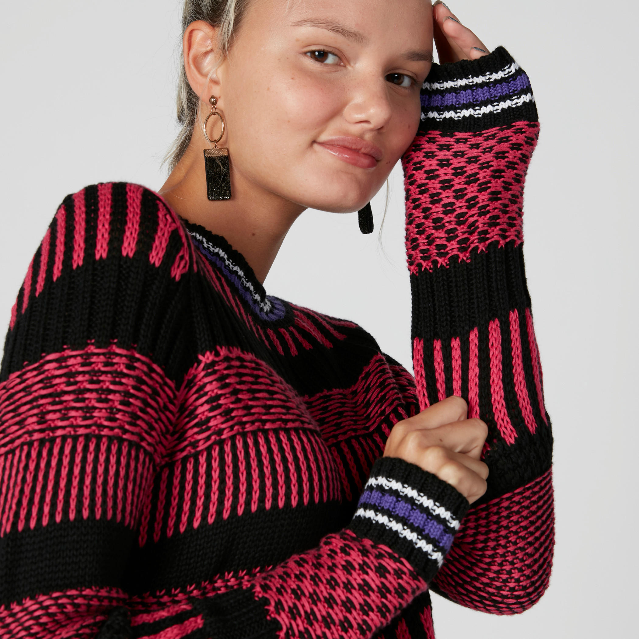 كنزة بارزة الملمس بقصّة مريحة وأكمام طويلة-women-clothing-cardigansandjumpers-jumpers-image-4