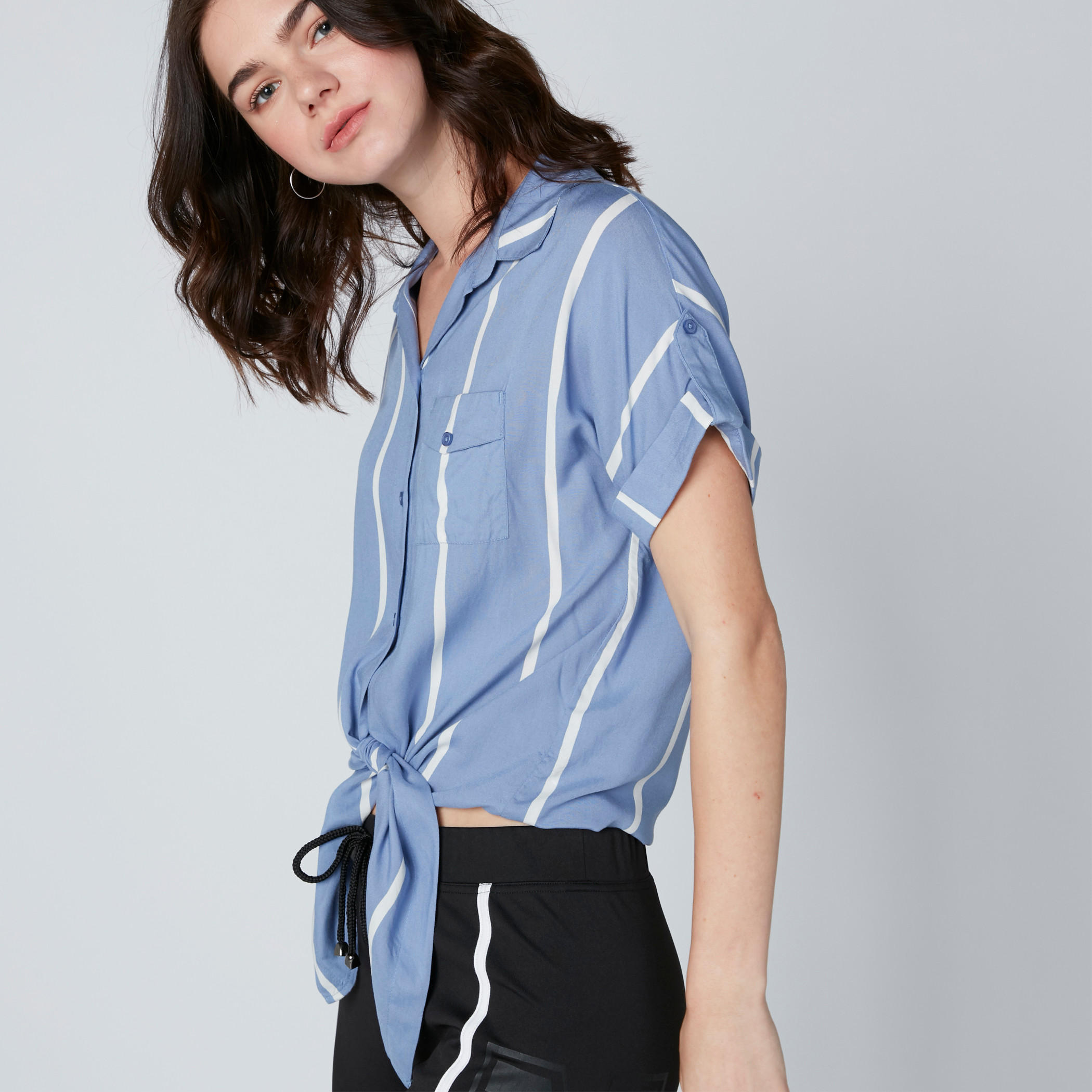 قميص مقلّم بأربطة وأكمام متصلة من لي كوبر-women-clothing-shirtsandblouses-shirts-image-4