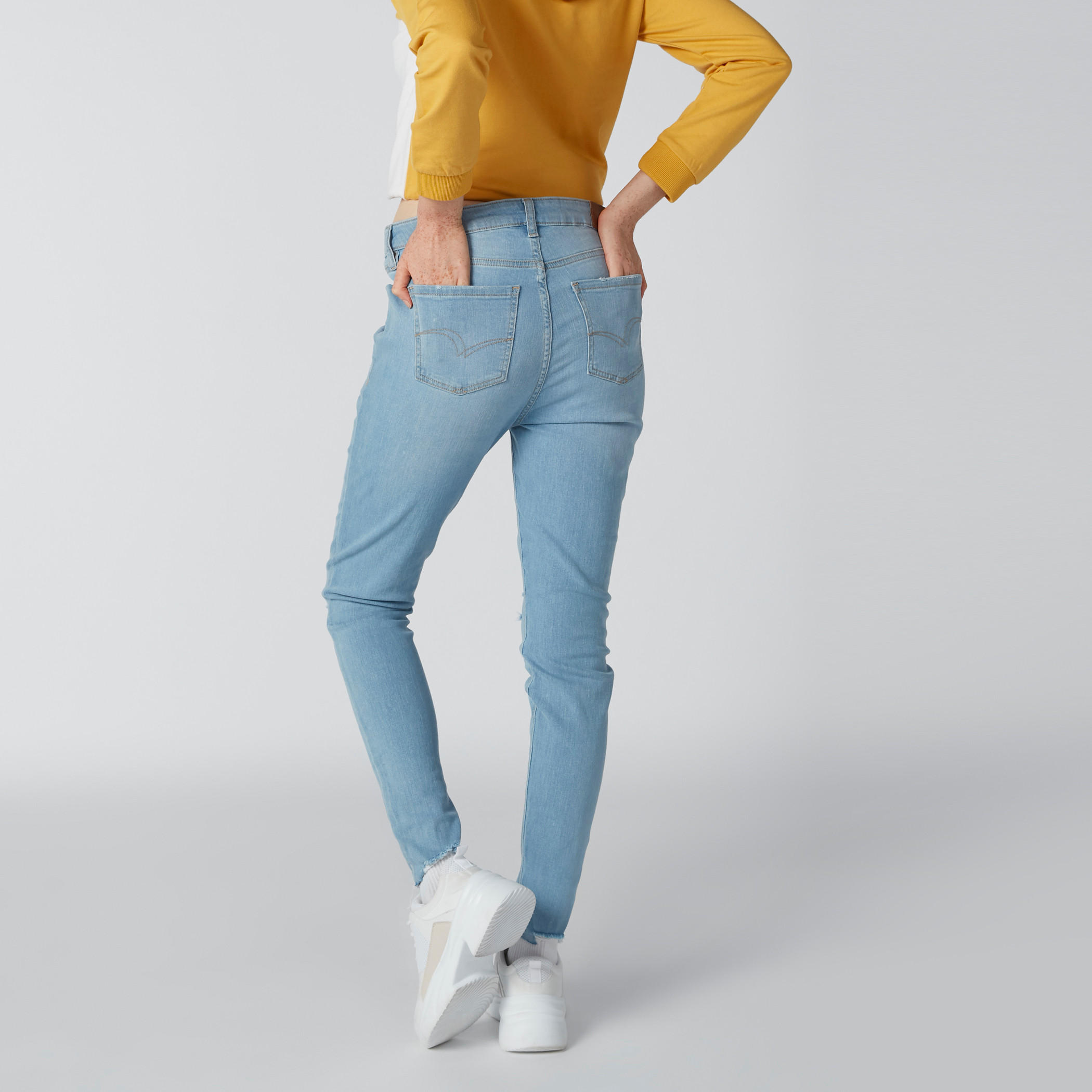 بنطال جينز بتصميم ممزّق وسحّاب -women-clothing-bottoms-jeans-image-3