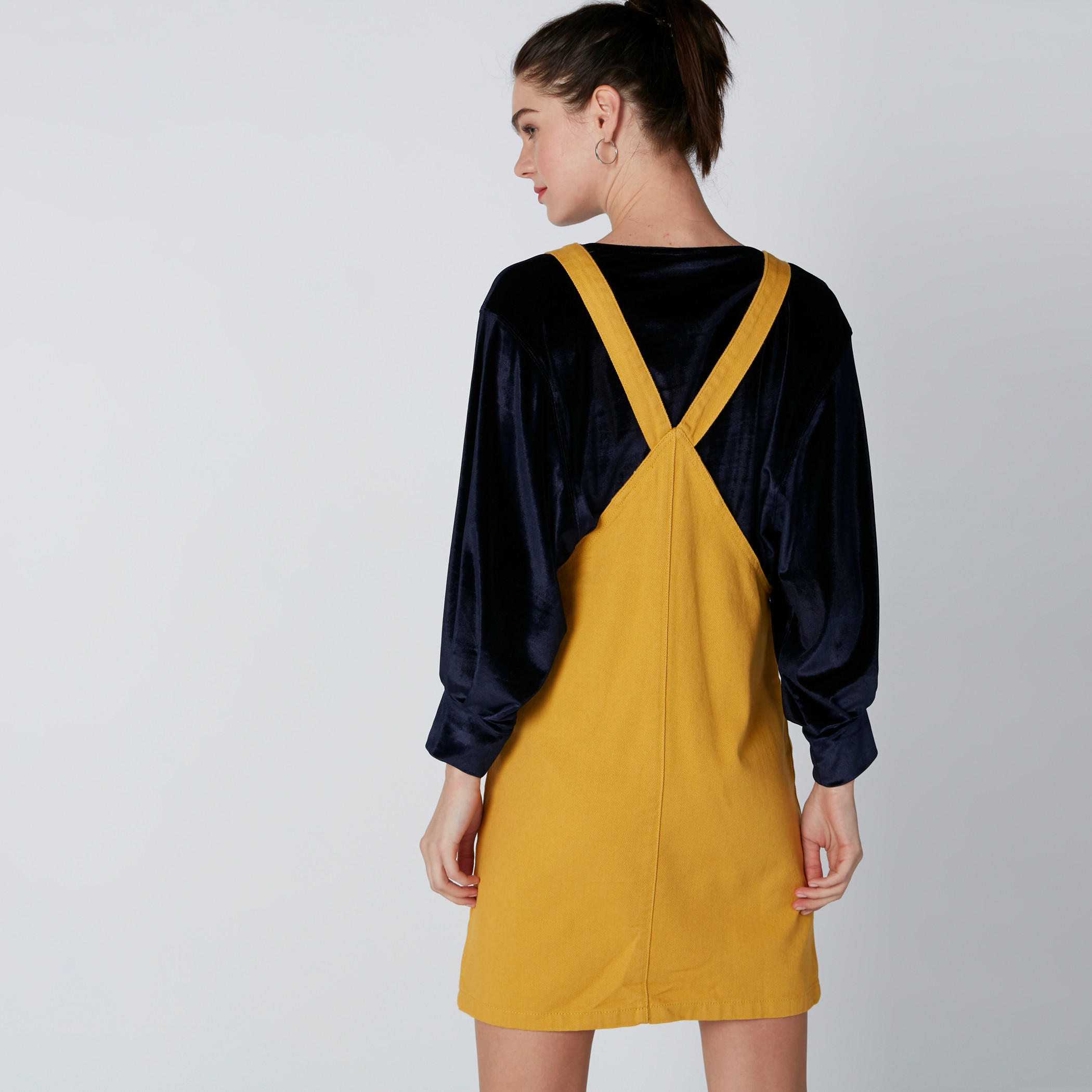 مريلة دينم بجيوب وحمالات قابلة للتعديل من لي كوبر-women-clothing-bottoms-jeans-image-2