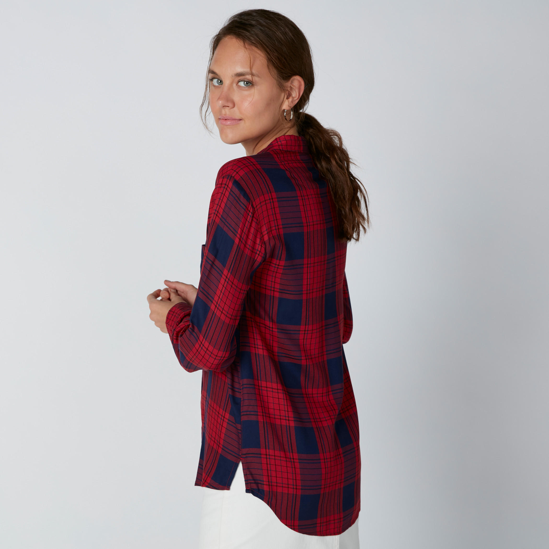 قميص كاروهات بأكمام طويلة من لي كوبر-women-clothing-shirtsandblouses-shirts-image-3
