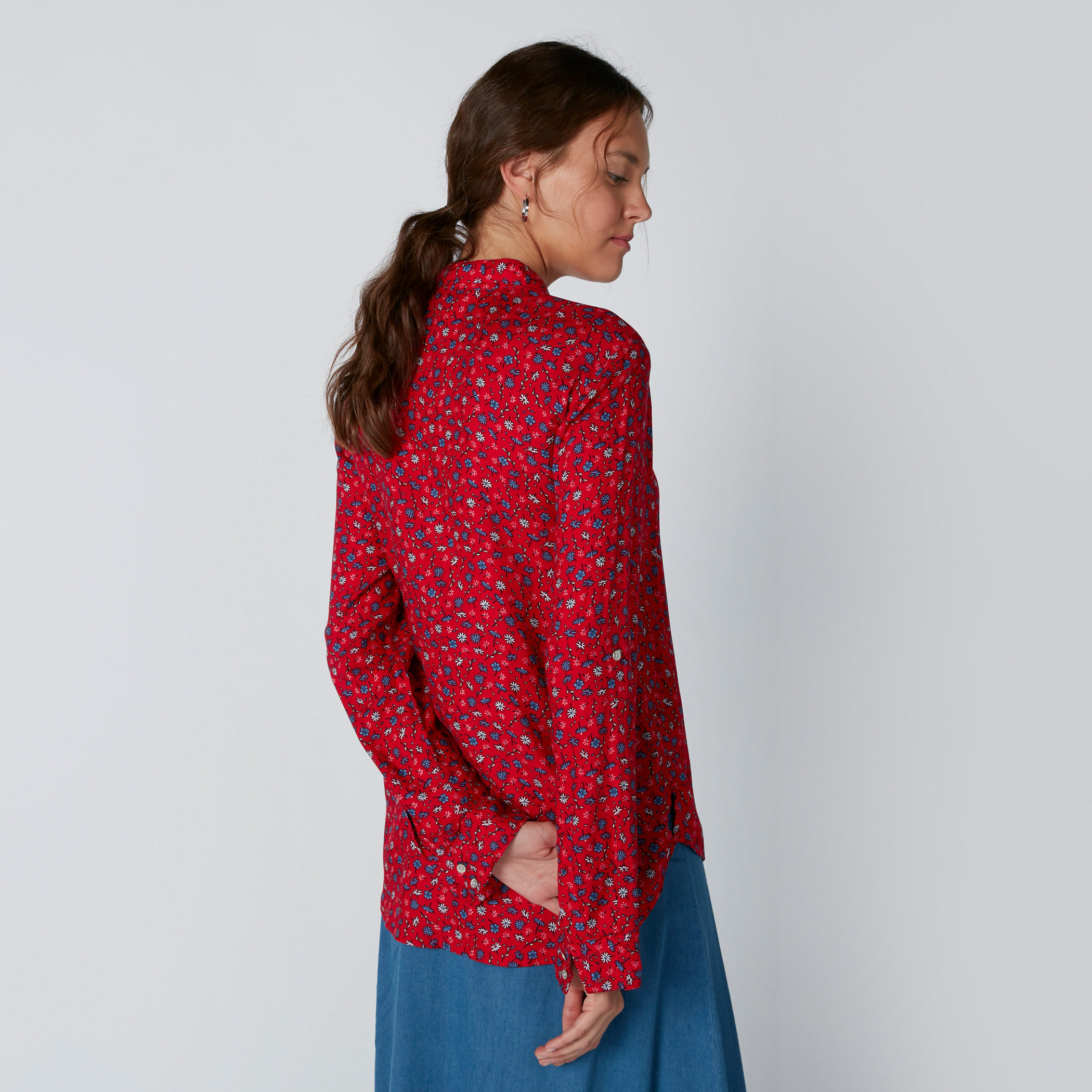 قميص بأكمام طويلة وطبعات زهرية من لي كوبر-women-clothing-shirtsandblouses-shirts-image-2