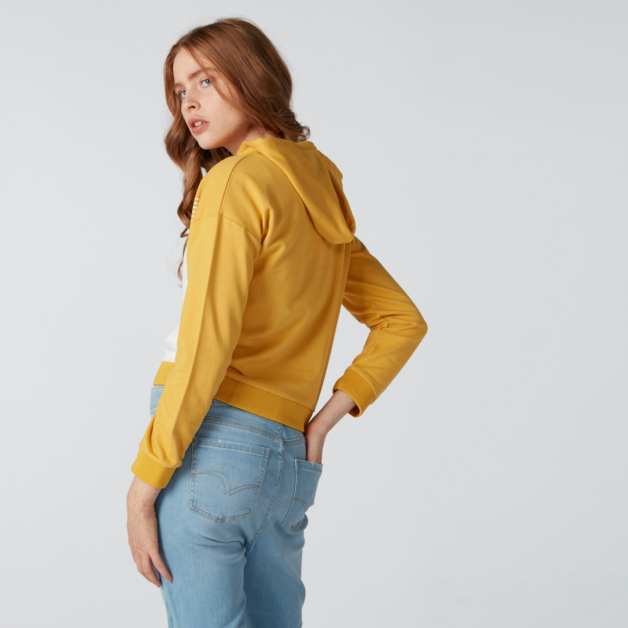 سويت شيرت قصير بقبّعة من لي كوبر-women-winterwear-hoodiesandsweatshirts-sweatshirts-image-2