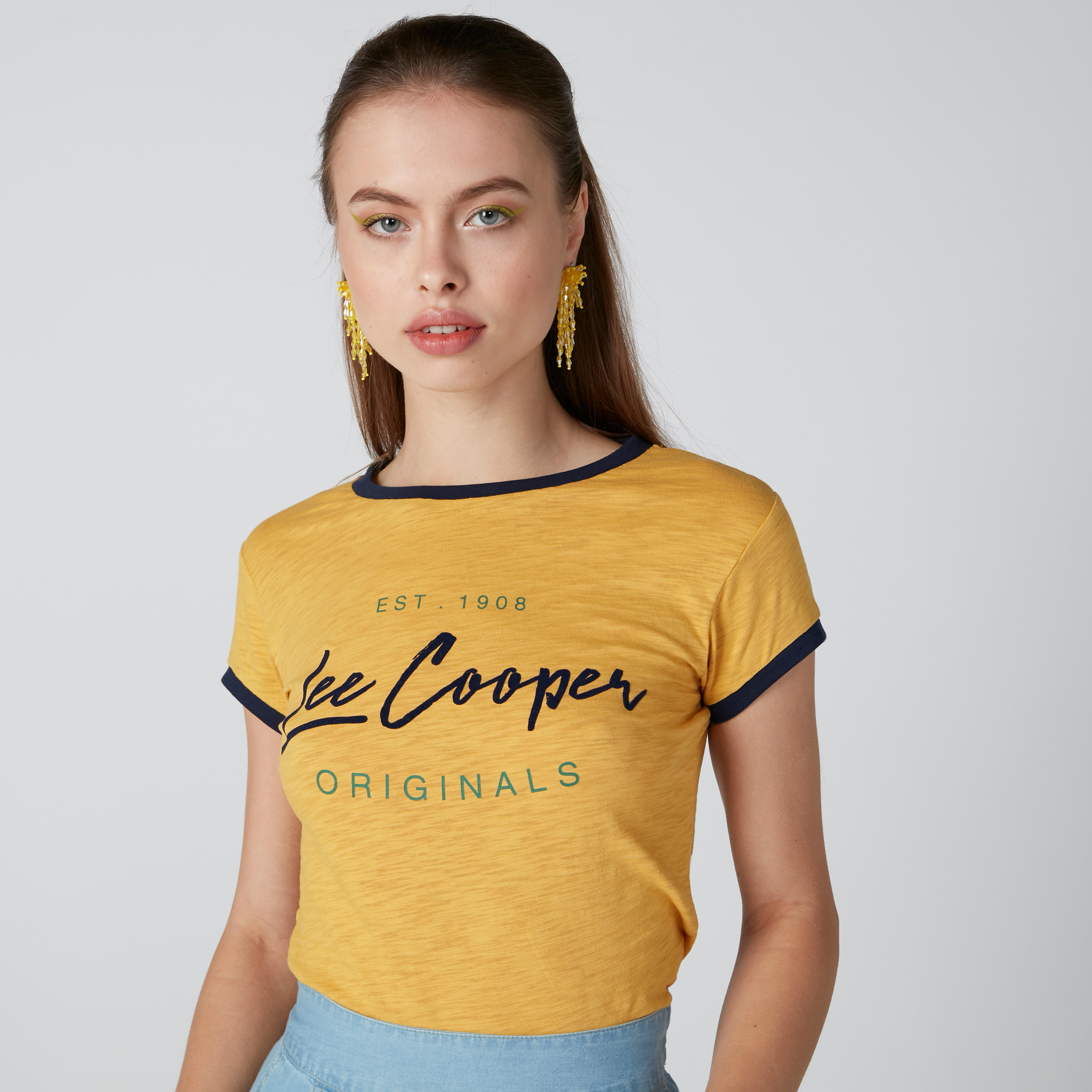 تيشيرت بياقة مستديرة وأكمام قصيرة وطبعات من لي كوبر-women-clothing-tshirts-image-1