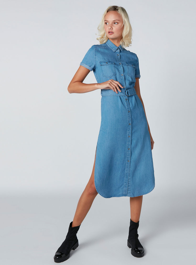 فستان قميص ميدي بحزام رباط وجيوب وأكمام قصيرة-women-clothing-dresses-image-1