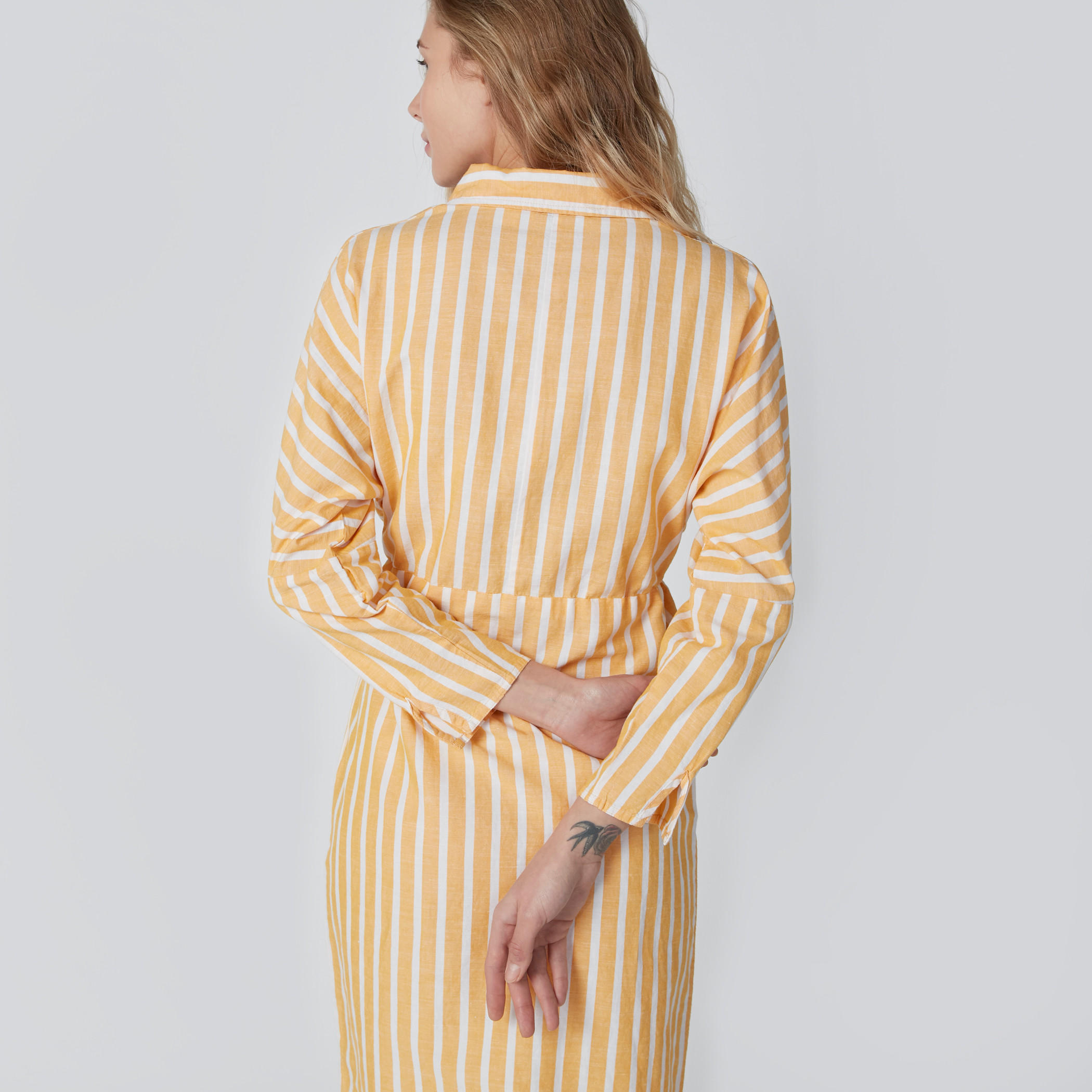 فستان قميص مقلّم متوسط الطول بأكمام طويلة وجيوب-women-clothing-dresses-image-5