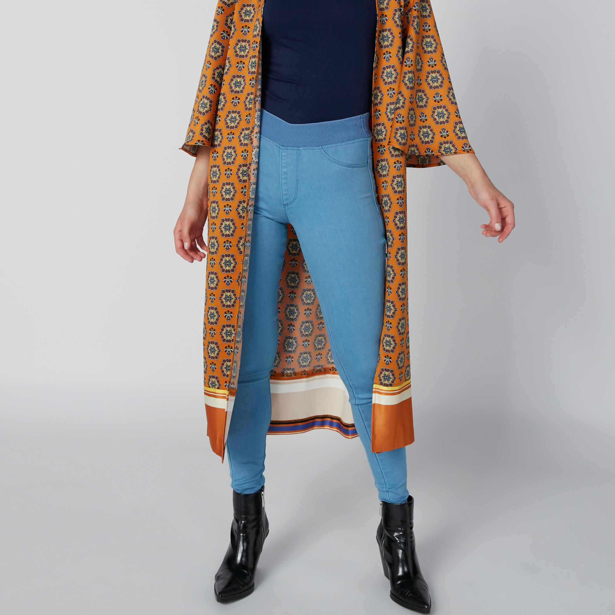 بنطال بقصّة ضيّقة وخصر مطّاطي وجيوب-women-clothing-bottoms-leggings-image-1