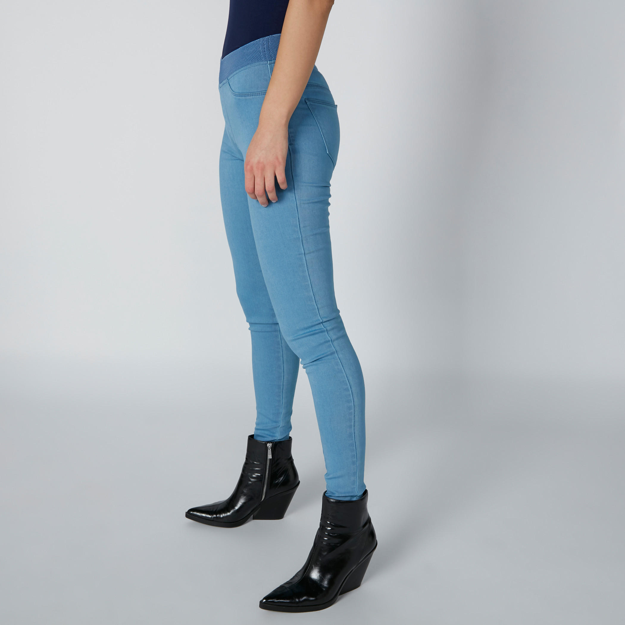 بنطال بقصّة ضيّقة وخصر مطّاطي وجيوب-women-clothing-bottoms-leggings-image-4