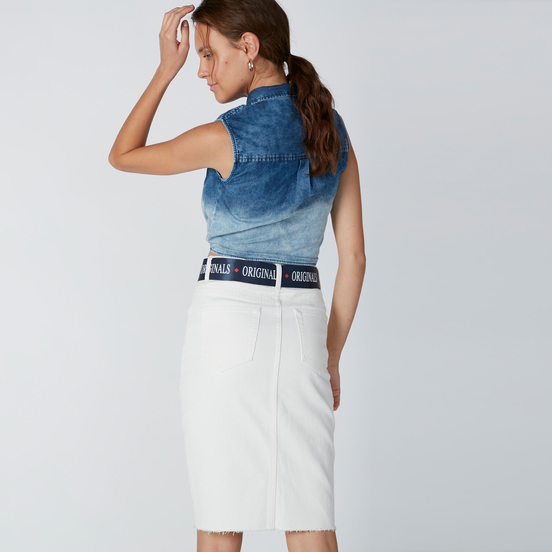 تنورة متوسطة الطول بقصّة ضيّقة وفتحة وجيوب من لي كوبر-women-clothing-bottoms-skirts-image-2