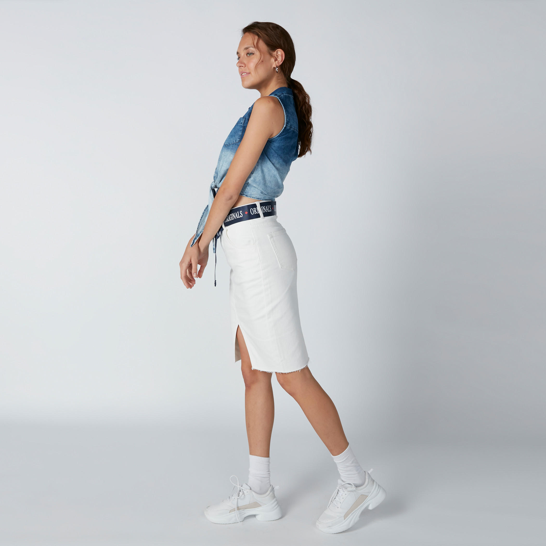 تنورة متوسطة الطول بقصّة ضيّقة وفتحة وجيوب من لي كوبر-women-clothing-bottoms-skirts-image-4