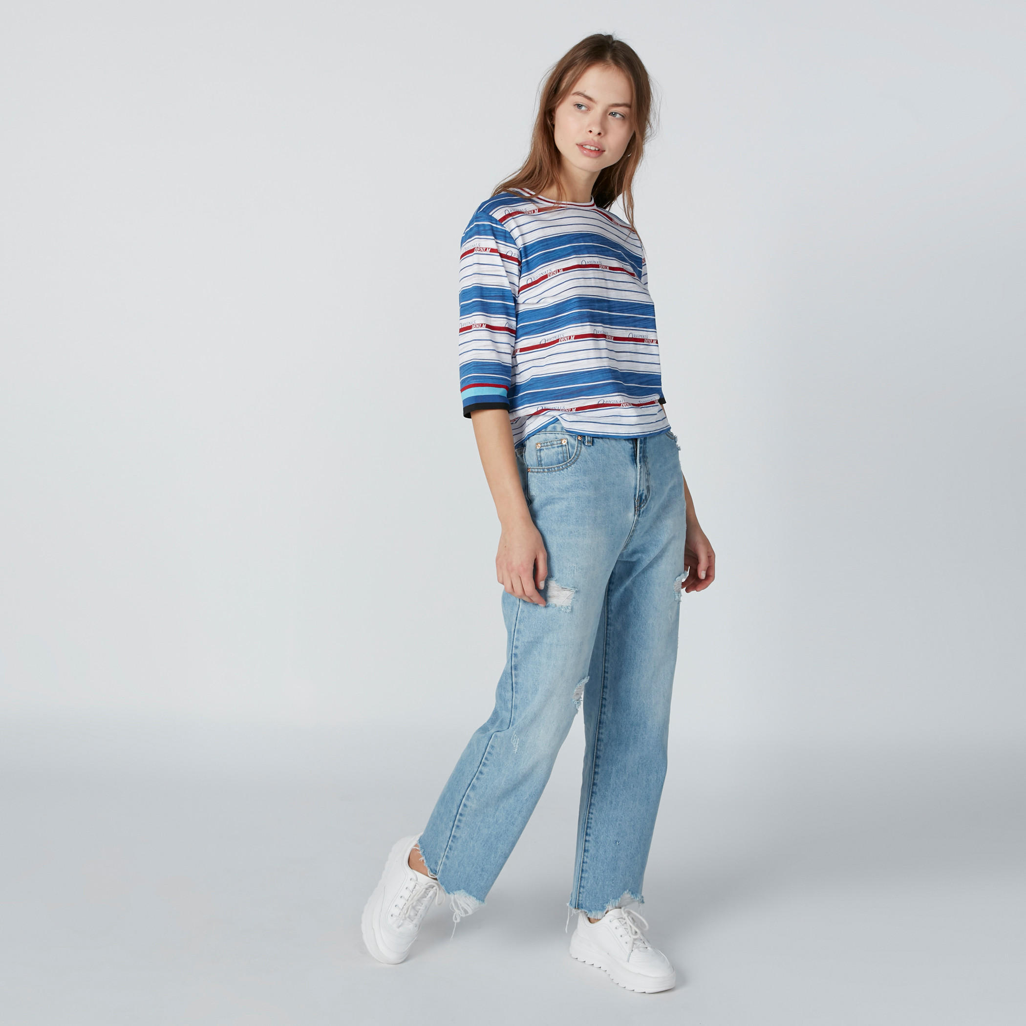 تيشيرت مقلم بأكمام قصيرة وياقة مستديرة من لي كوبر-women-clothing-tshirts-image-3