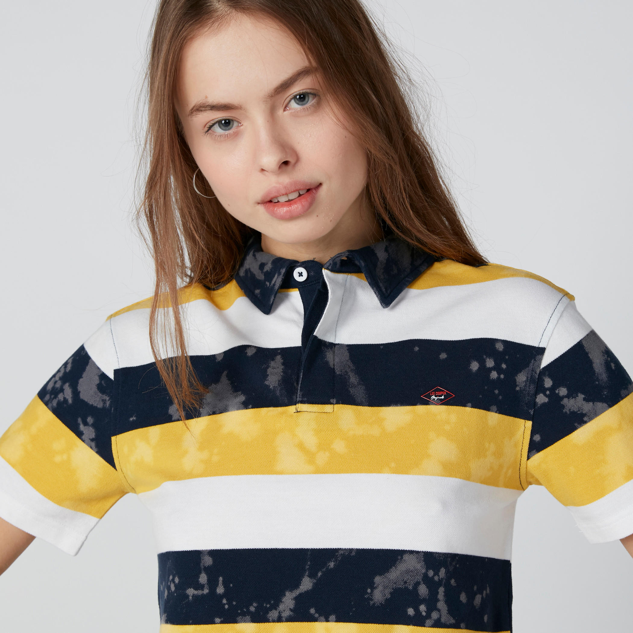 بلوزة مقلّمة بياقة بولو من لي كوبر-women-clothing-tshirts-image-1