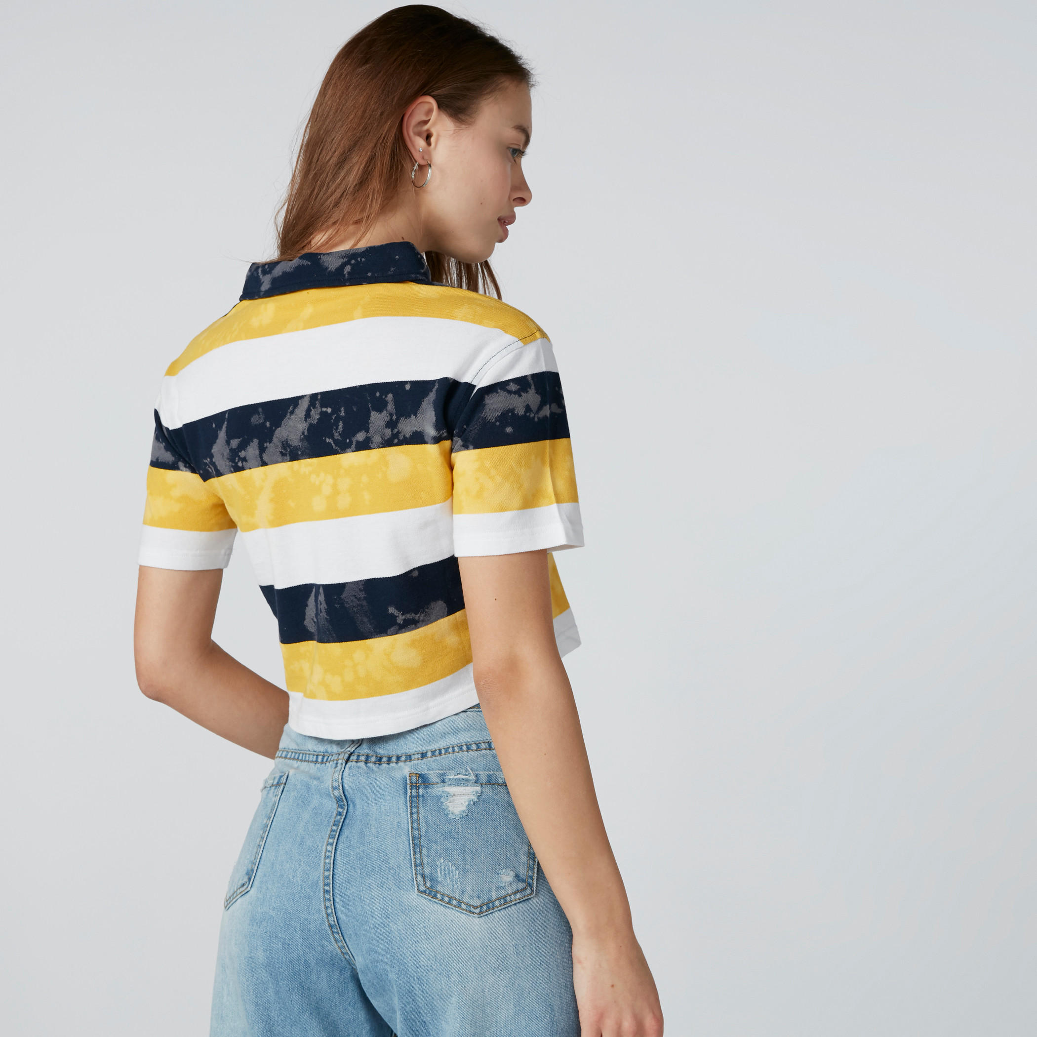 بلوزة مقلّمة بياقة بولو من لي كوبر-women-clothing-tshirts-image-2