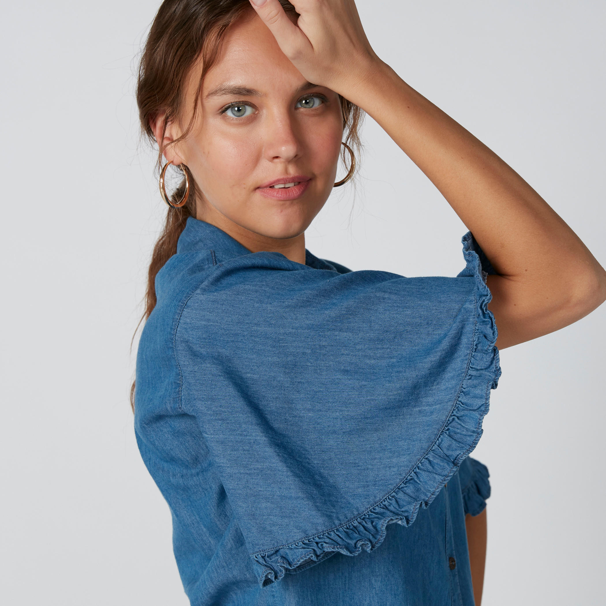 قميص بتفاصيل كشكش وعقدة من لي كوبر-women-clothing-shirtsandblouses-shirts-image-4
