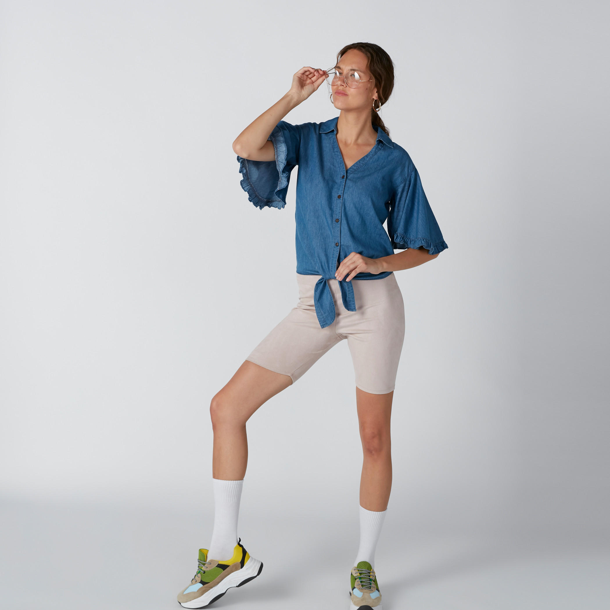 قميص بتفاصيل كشكش وعقدة من لي كوبر-women-clothing-shirtsandblouses-shirts-image-6