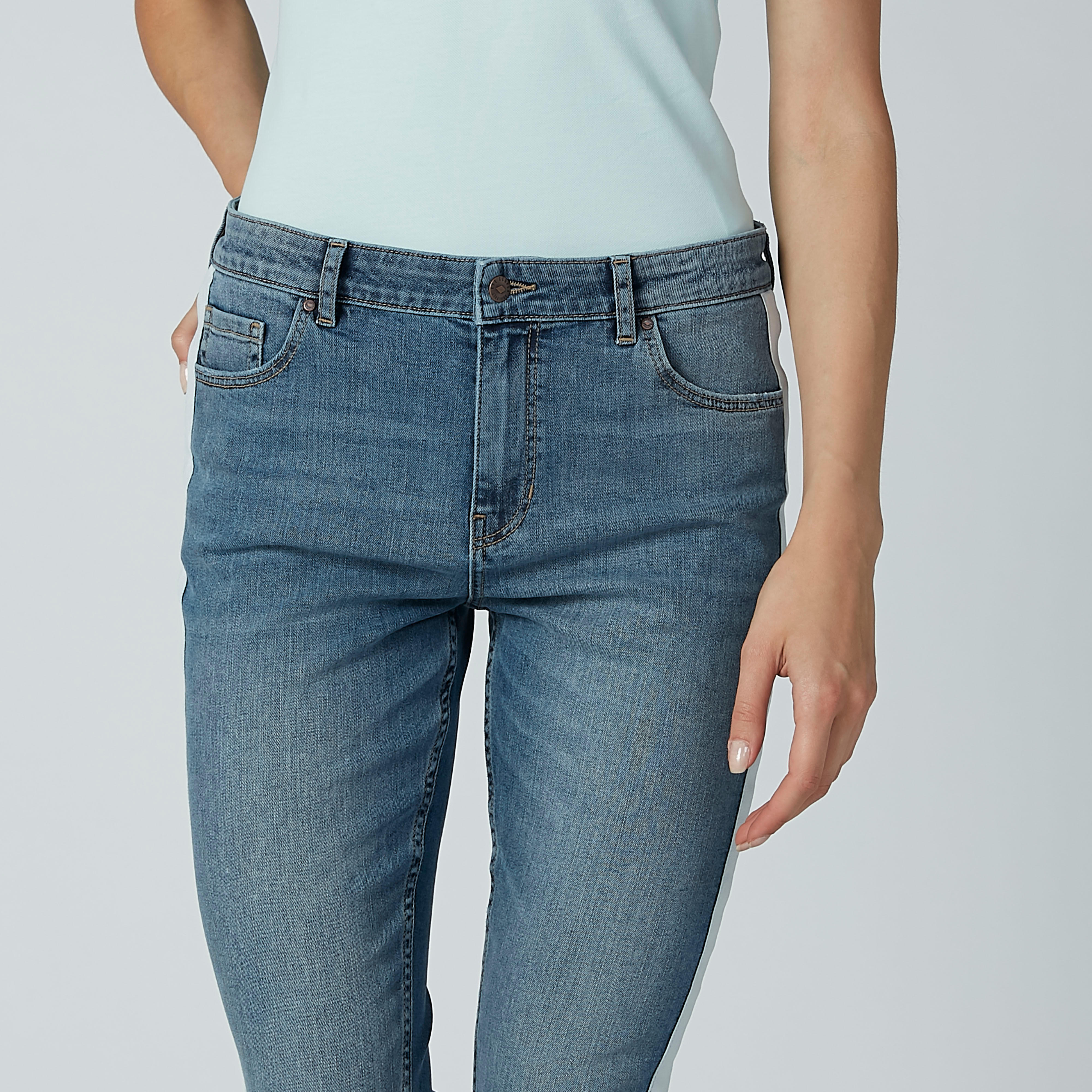 بنطال جينز قصير بخط جانبي وجيوب من لي كوبر-women-clothing-bottoms-jeans-image-5