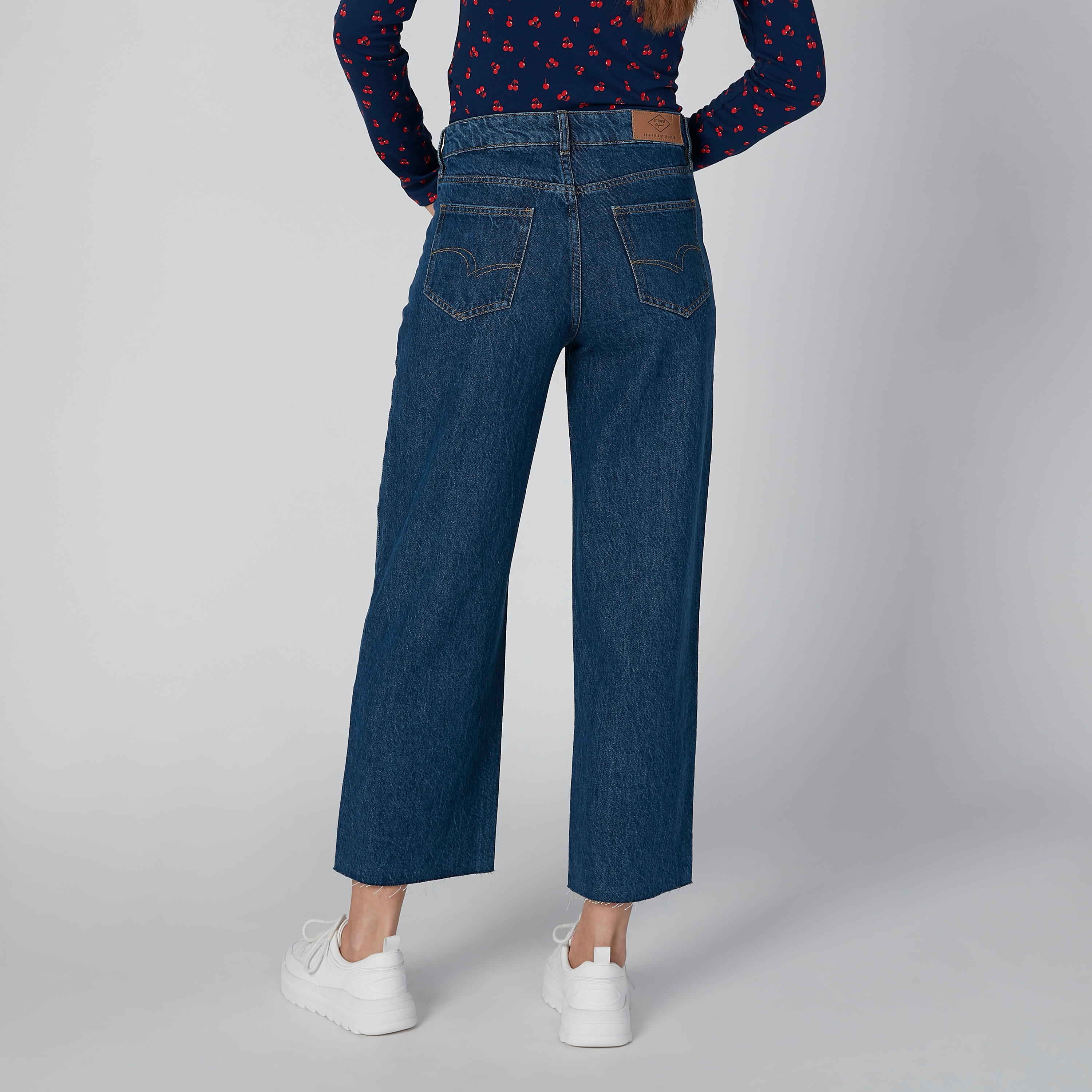 بنطال جينز بقصّة واسعة وجيوب من لي كوبر-women-clothing-bottoms-jeans-image-2