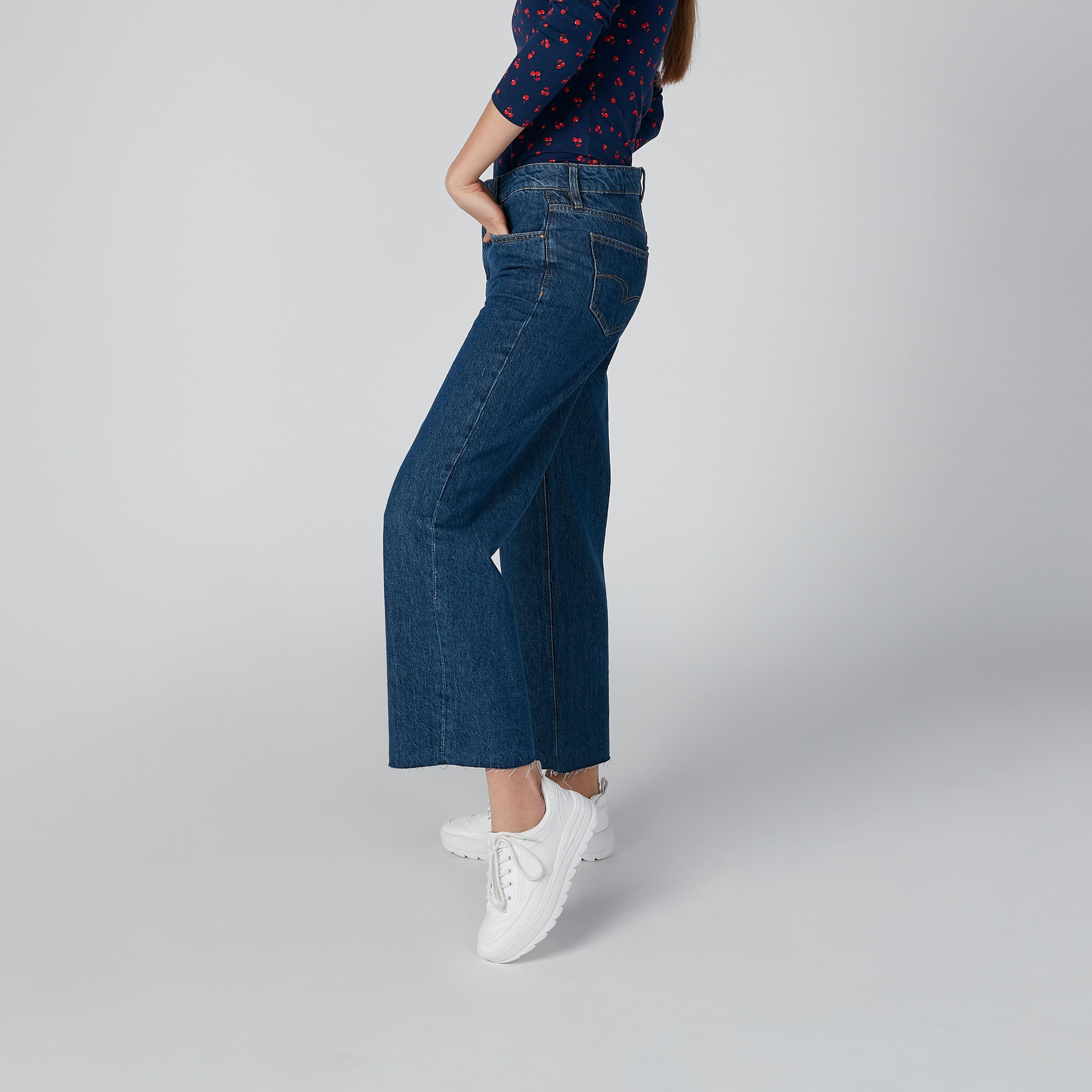 بنطال جينز بقصّة واسعة وجيوب من لي كوبر-women-clothing-bottoms-jeans-image-4