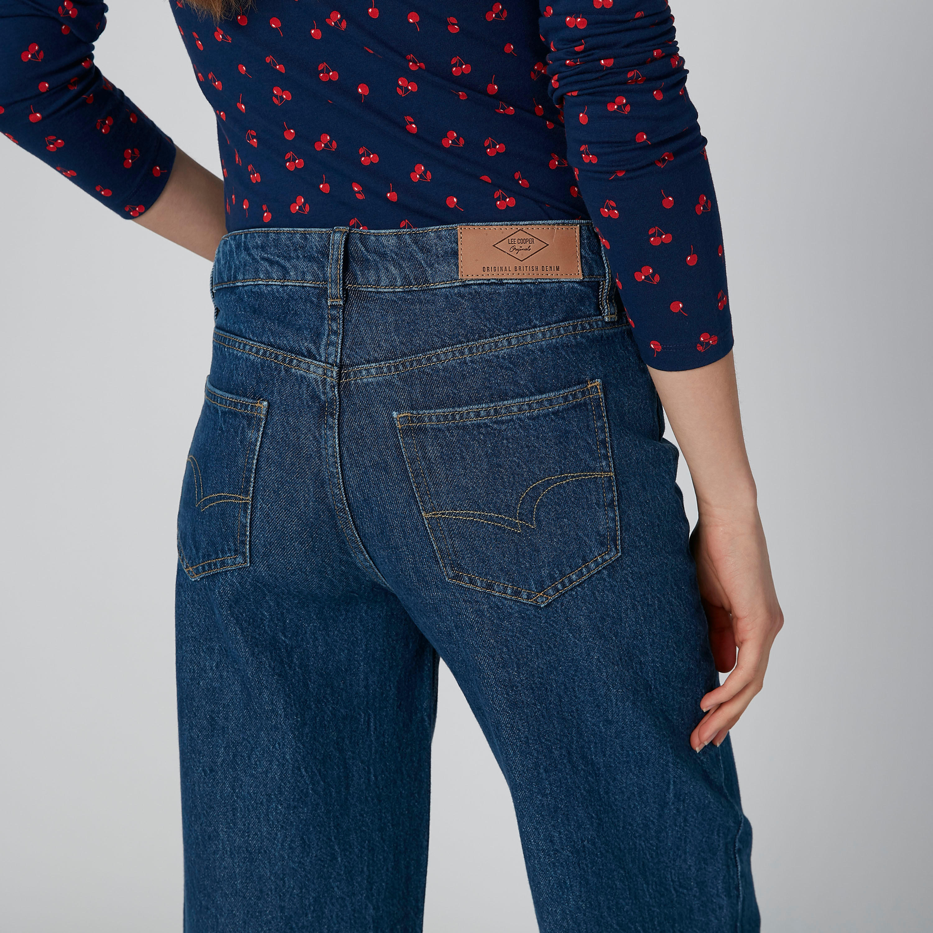 بنطال جينز بقصّة واسعة وجيوب من لي كوبر-women-clothing-bottoms-jeans-image-5