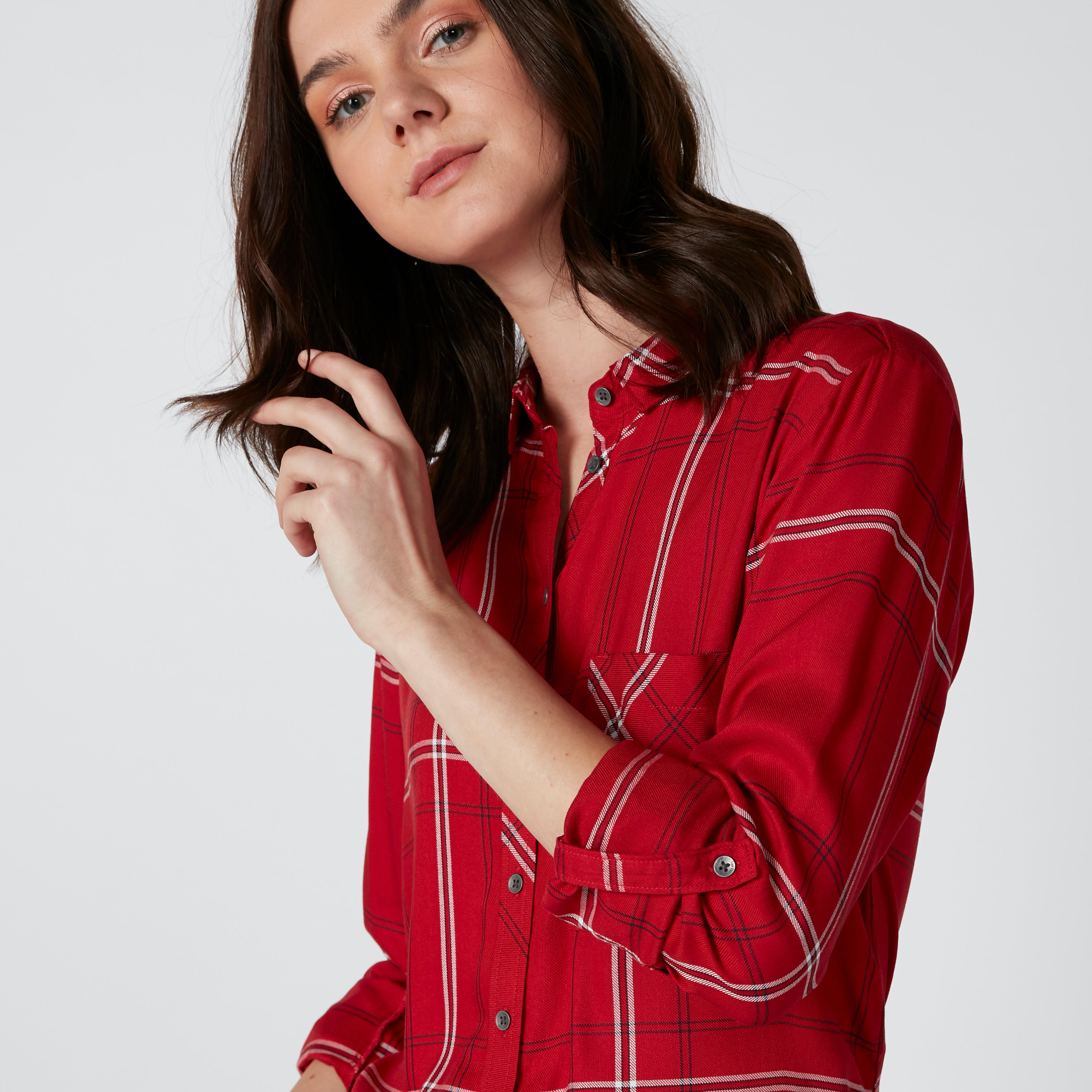 قميص كاروهات بأكمام طويلة وجيب من لي كوبر-women-clothing-shirtsandblouses-shirts-image-4