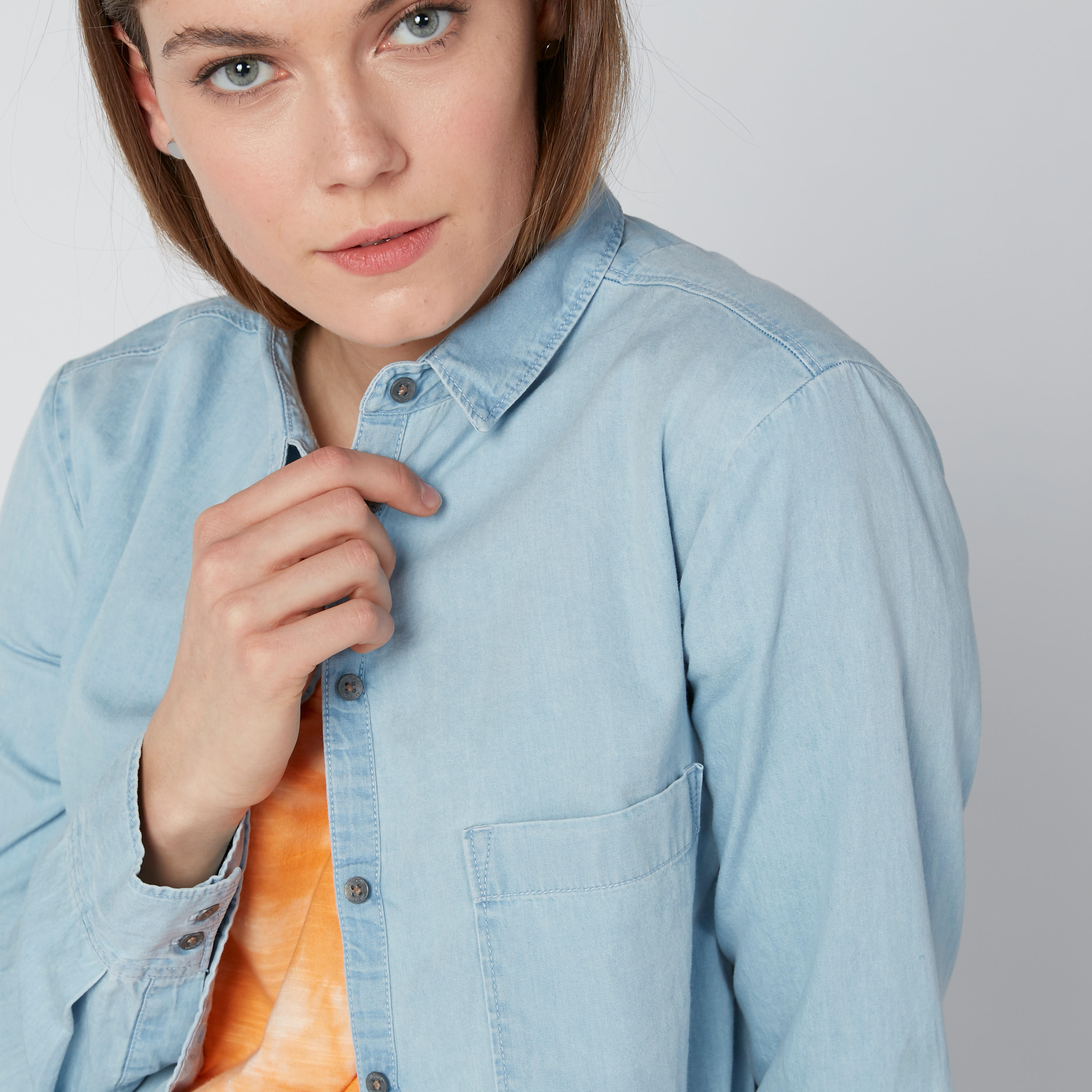 قميص بياقة عاديّة وأكمام طويلة وجيوب من لي كوبر-women-clothing-shirtsandblouses-shirts-image-6