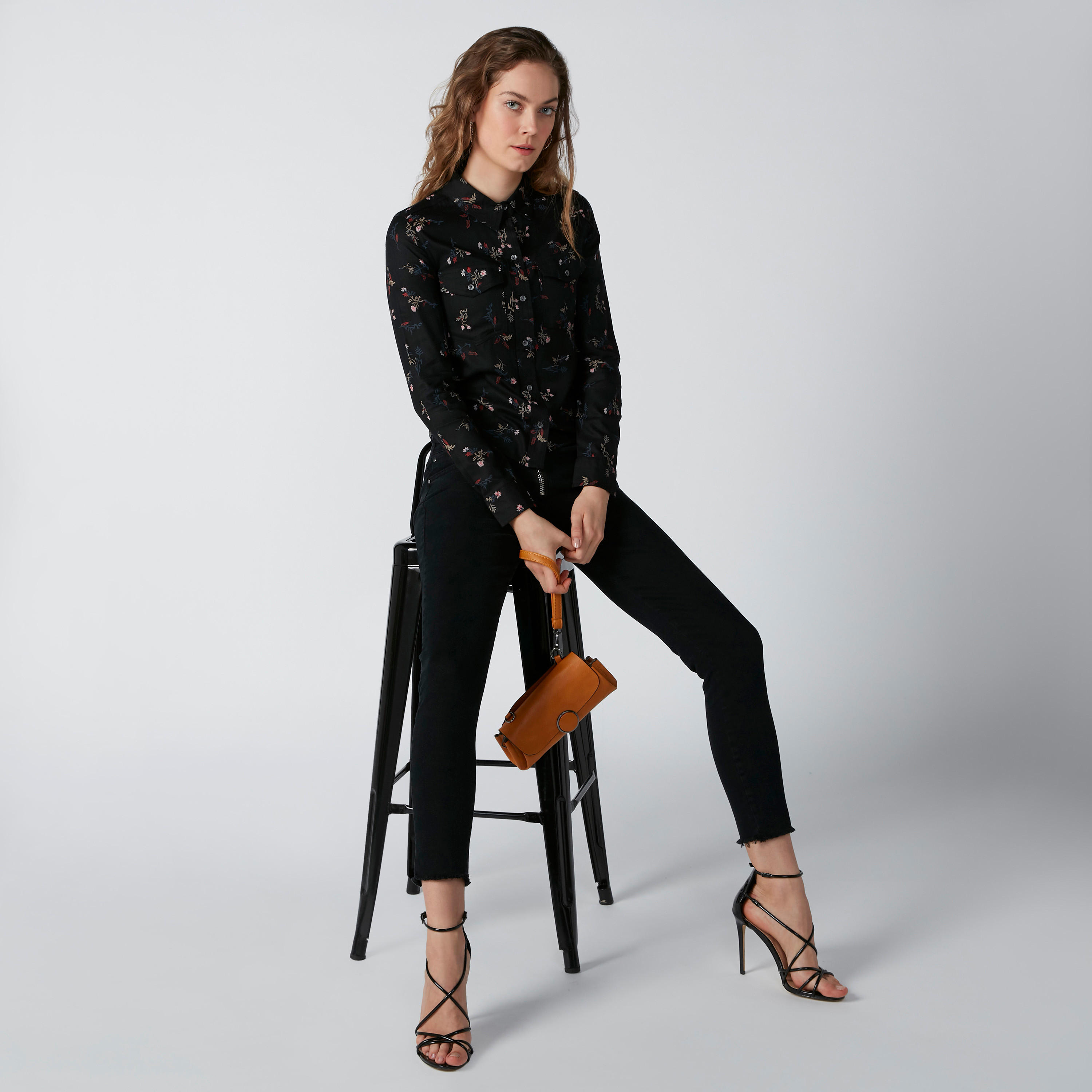 قميص بأكمام طويلة وطبعات زهرية من لي كوبر-women-clothing-shirtsandblouses-shirts-image-1