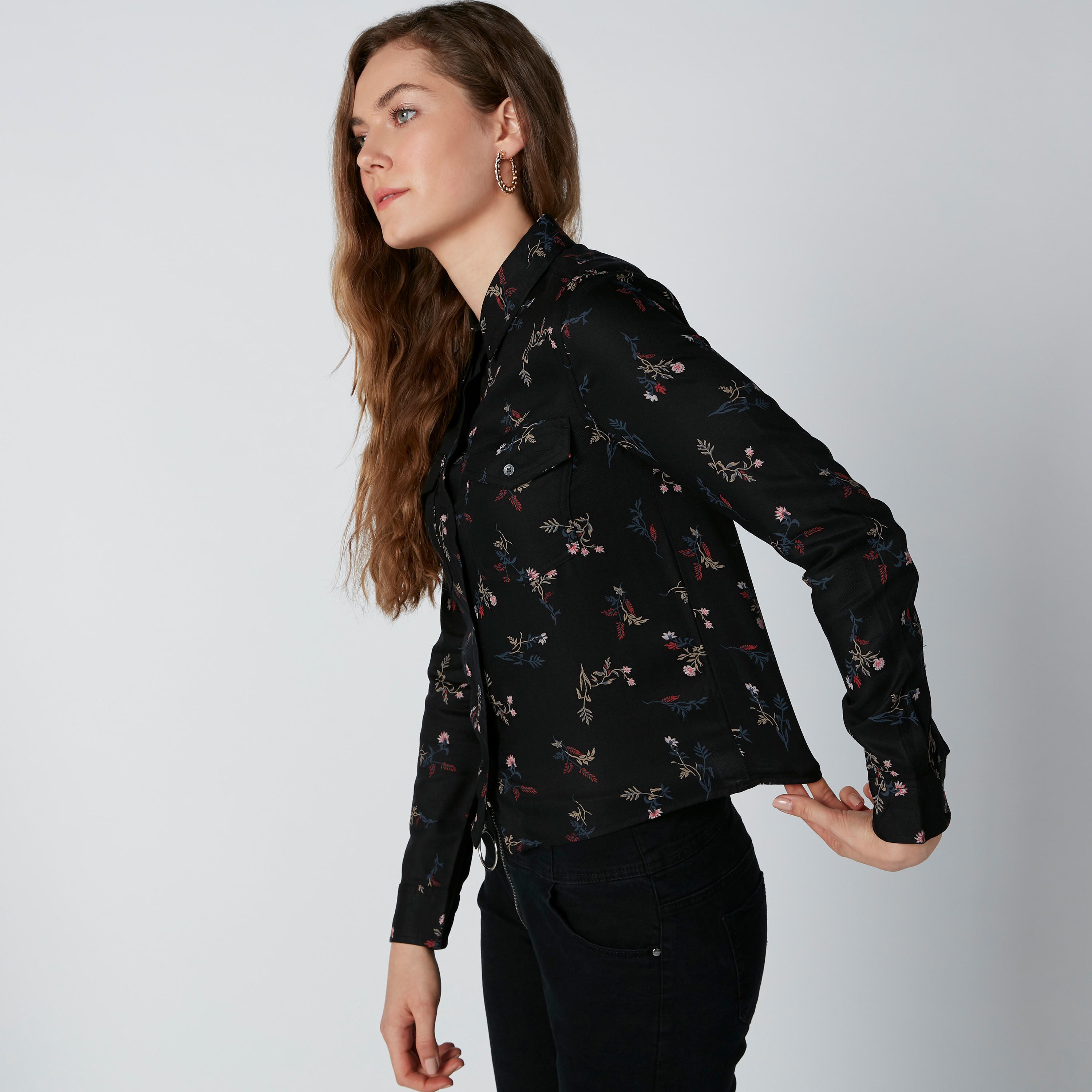 قميص بأكمام طويلة وطبعات زهرية من لي كوبر-women-clothing-shirtsandblouses-shirts-image-4