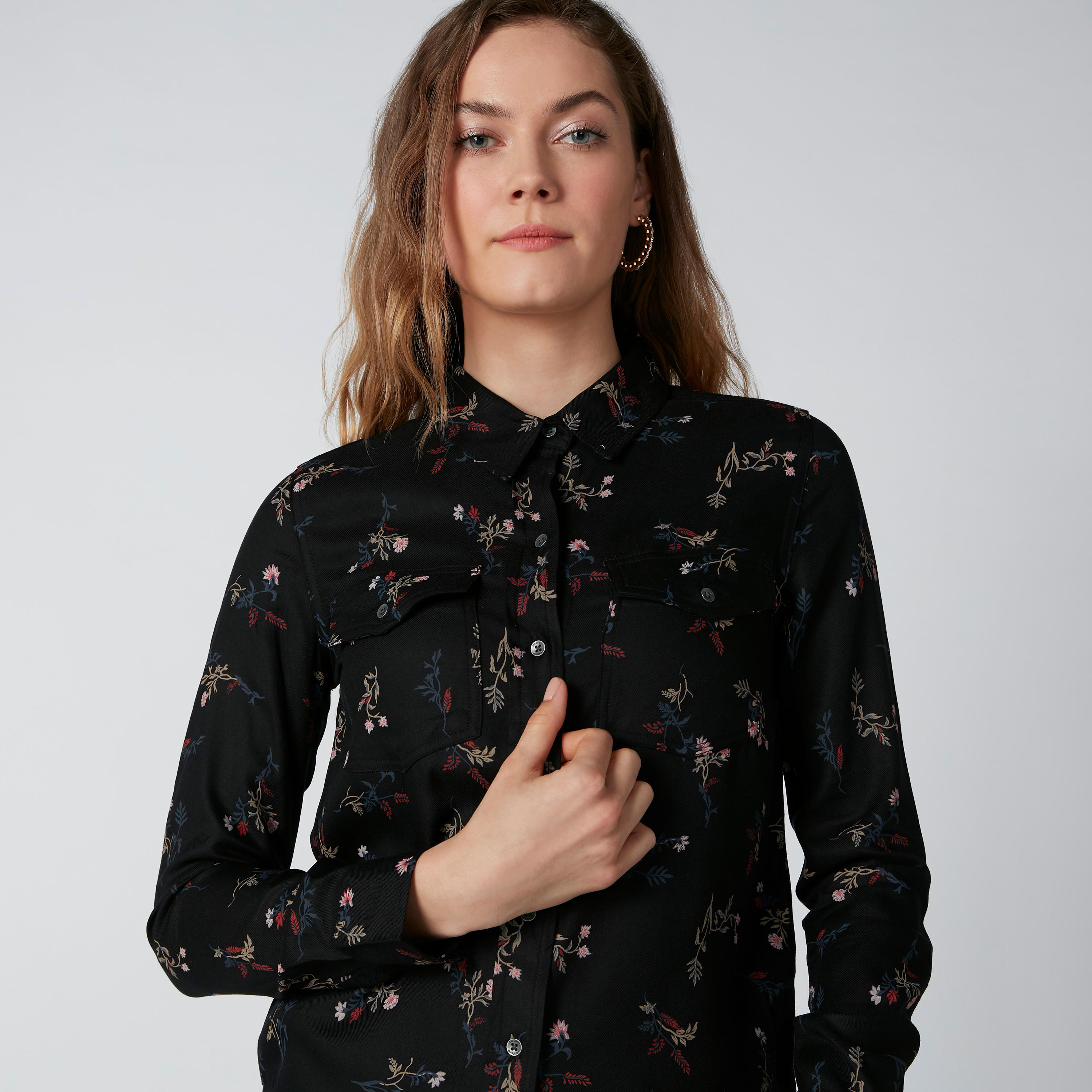 قميص بأكمام طويلة وطبعات زهرية من لي كوبر-women-clothing-shirtsandblouses-shirts-image-5