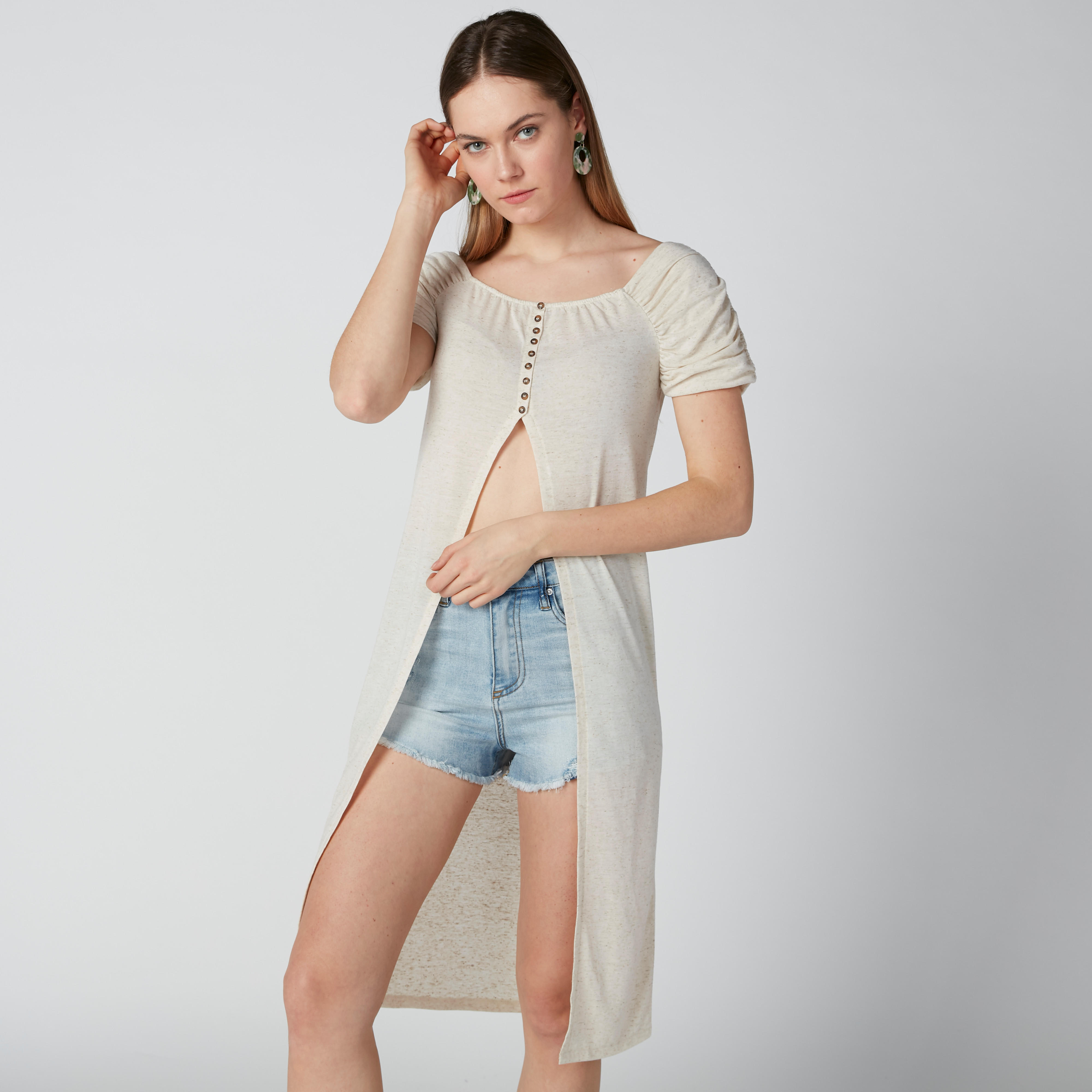 بلوزة مستدامة طويلة بياقة قارب وأزرار-women-clothing-shirtsandblouses-blouses-image-1