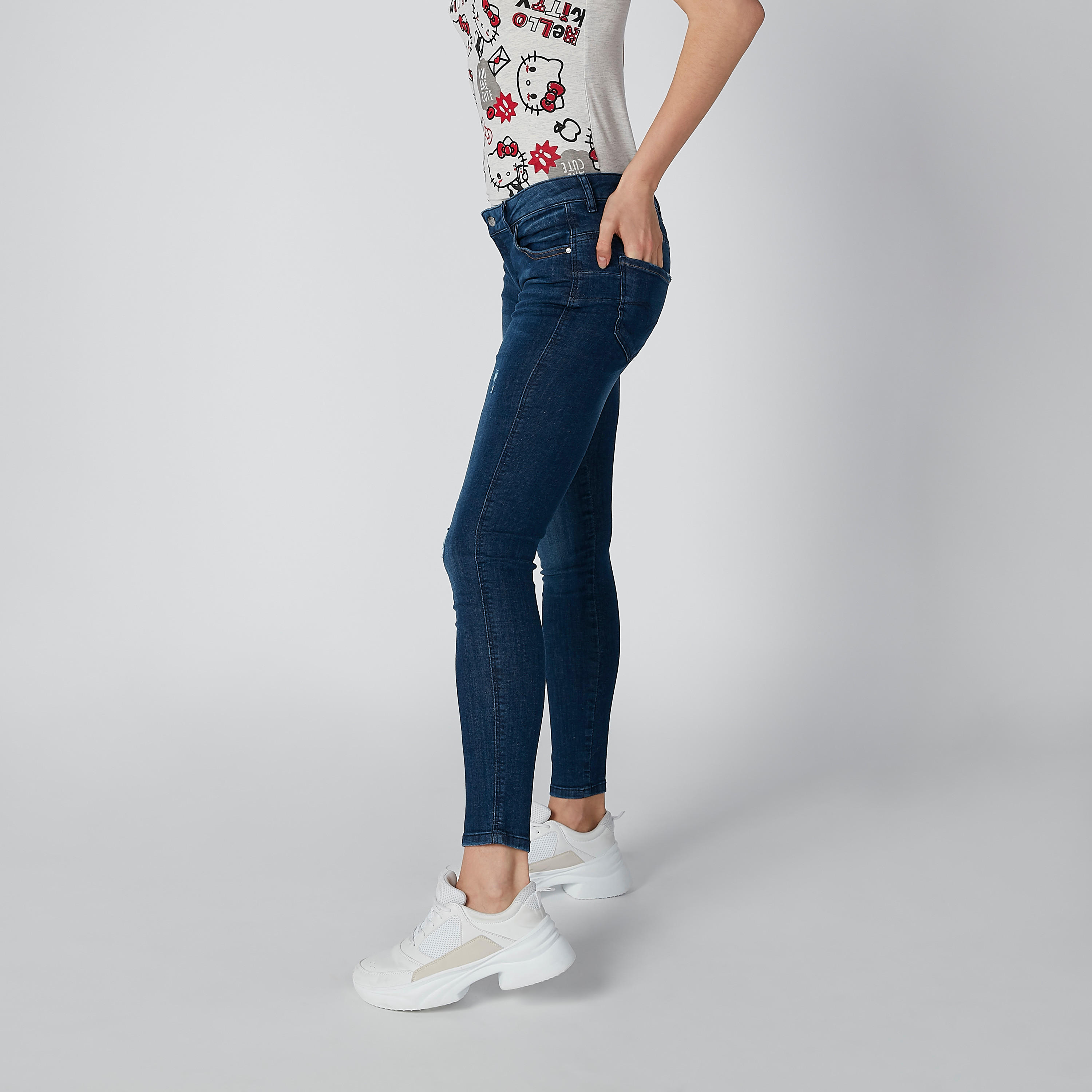 بنطال جينز ممزّق بجيوب من لي كوبر-women-clothing-bottoms-jeans-image-3