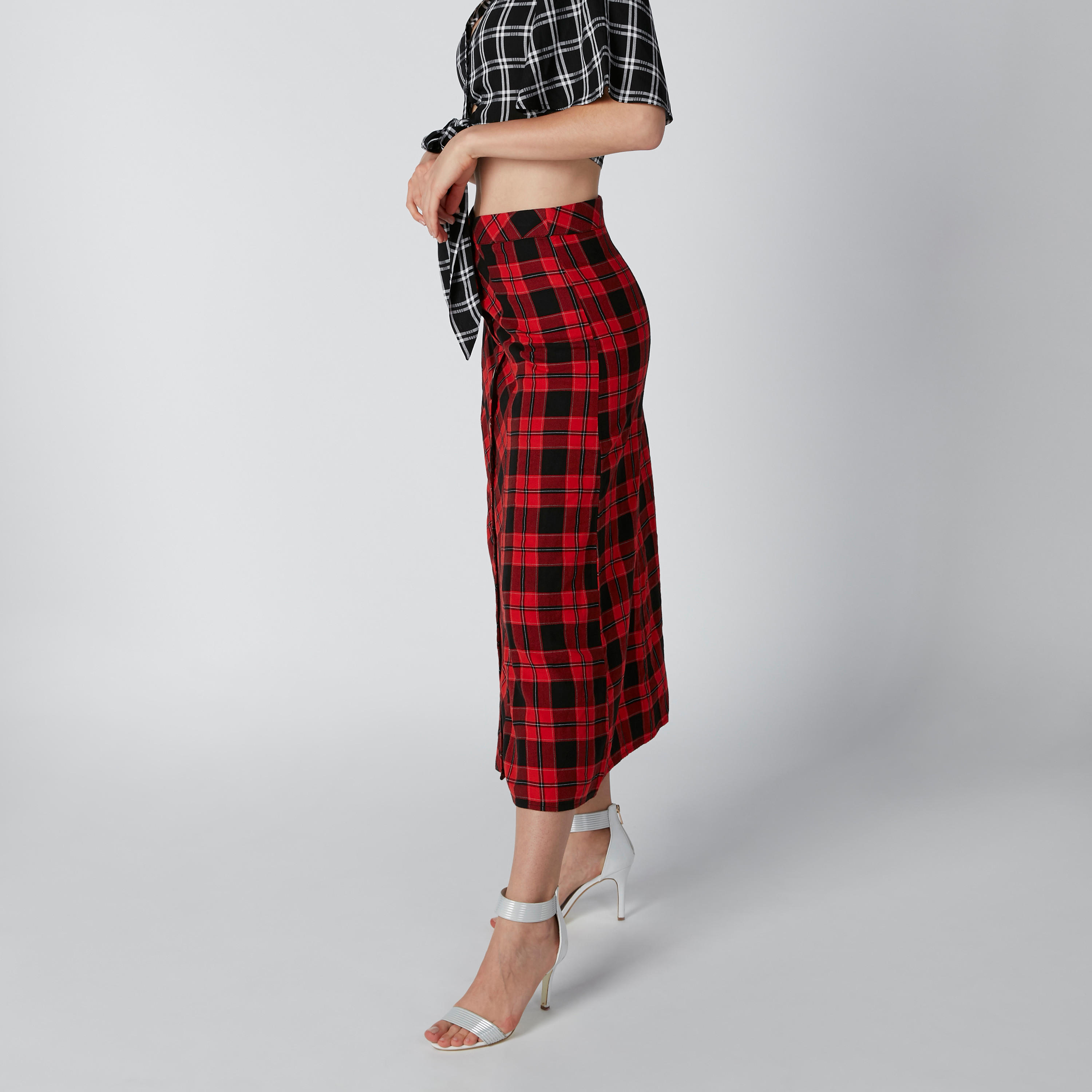 تنورة كاروهات بأزرار -women-clothing-bottoms-skirts-image-3