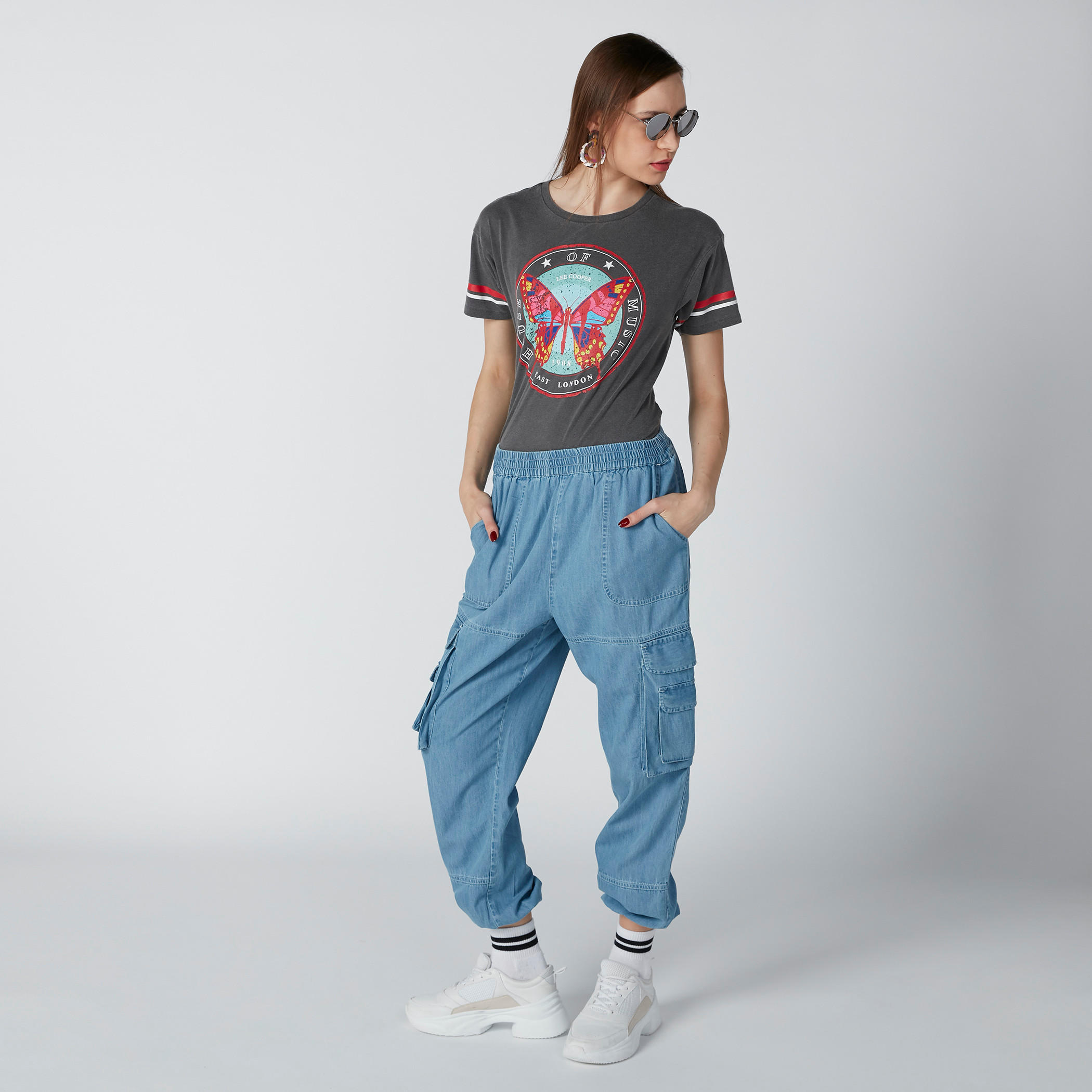تيشيرت مستدام بأكمام قصيرة وطبعات -women-clothing-tshirts-image-2