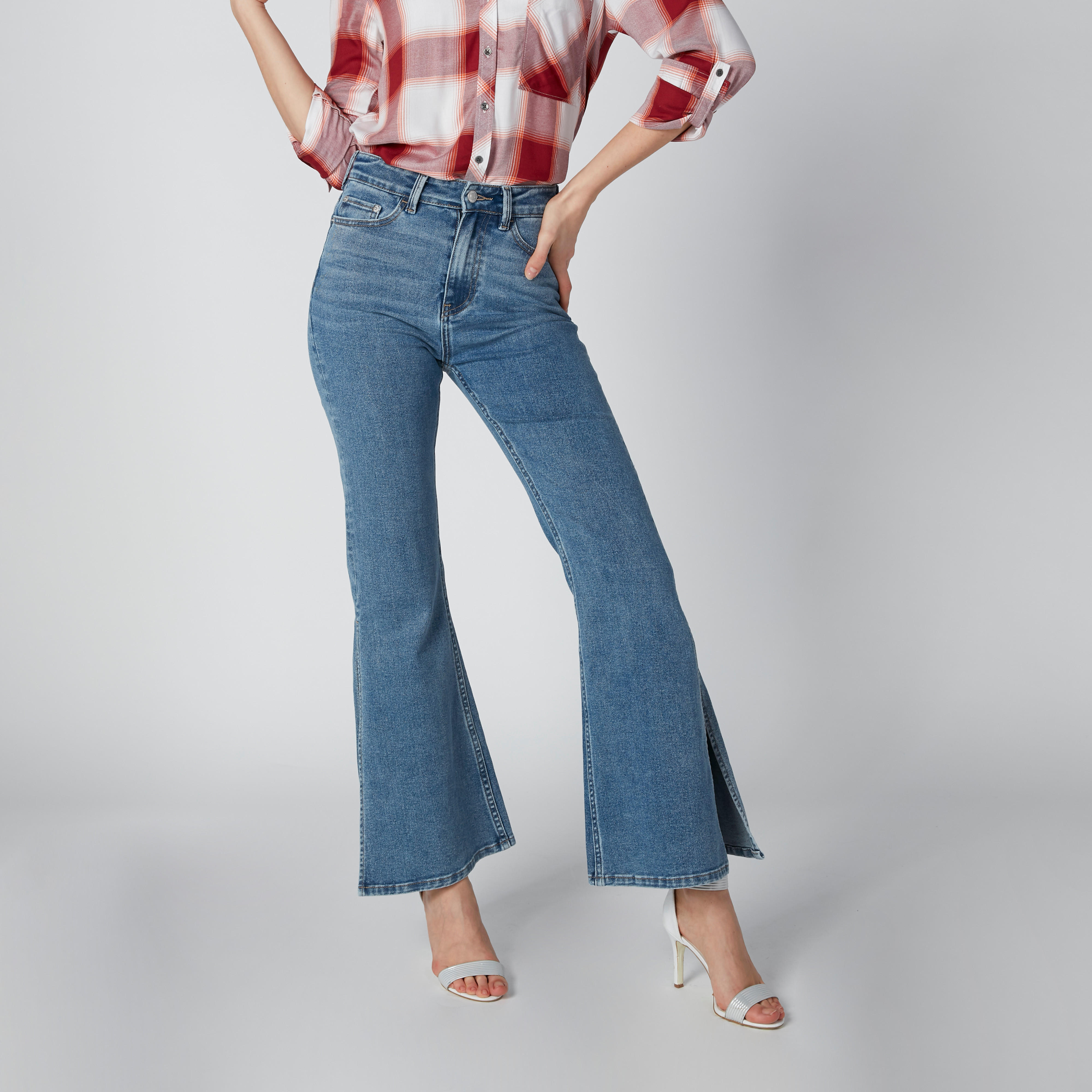بنطلون مستدام جينز بخصر مرتفع-women-clothing-bottoms-jeans-image-1