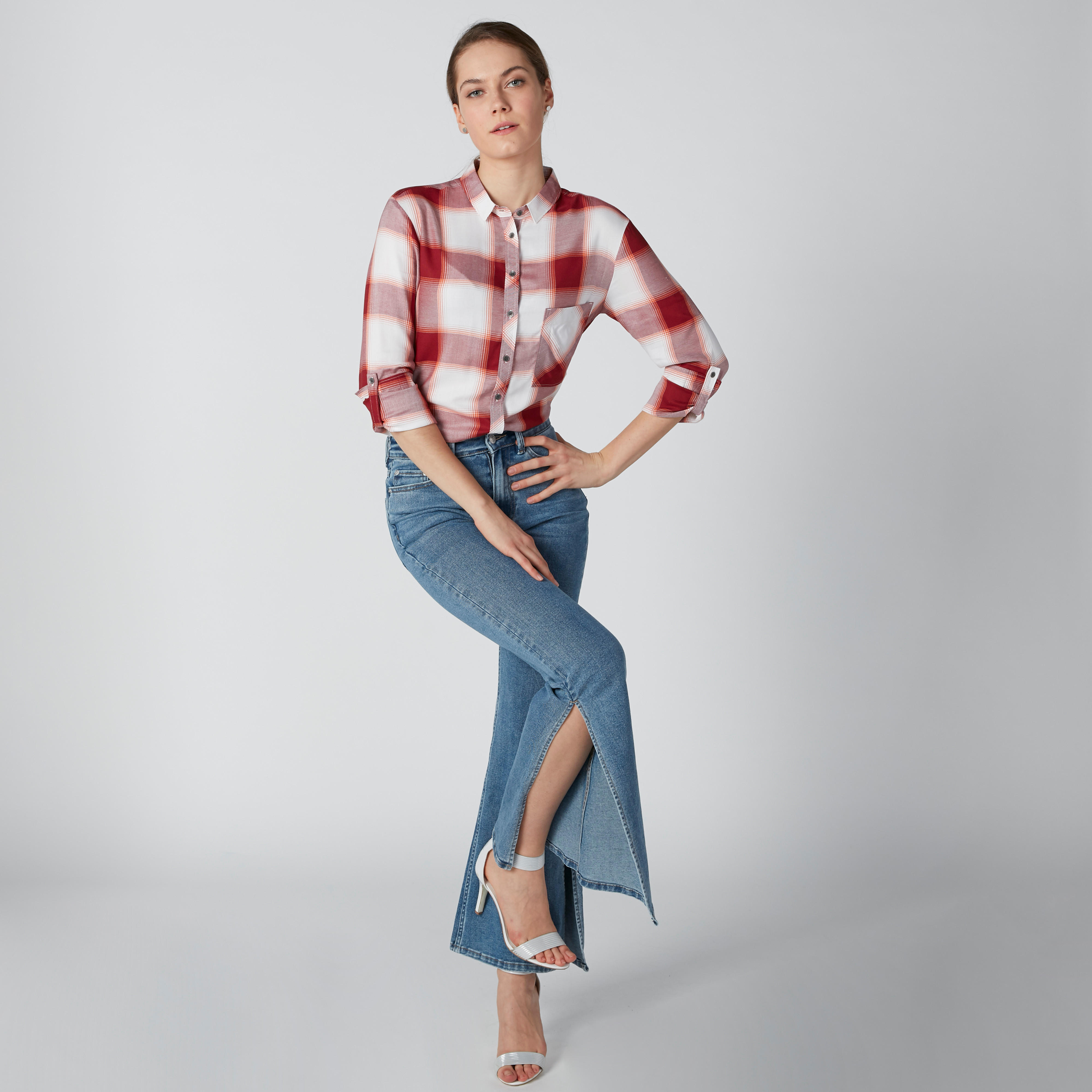 بنطلون مستدام جينز بخصر مرتفع-women-clothing-bottoms-jeans-image-2