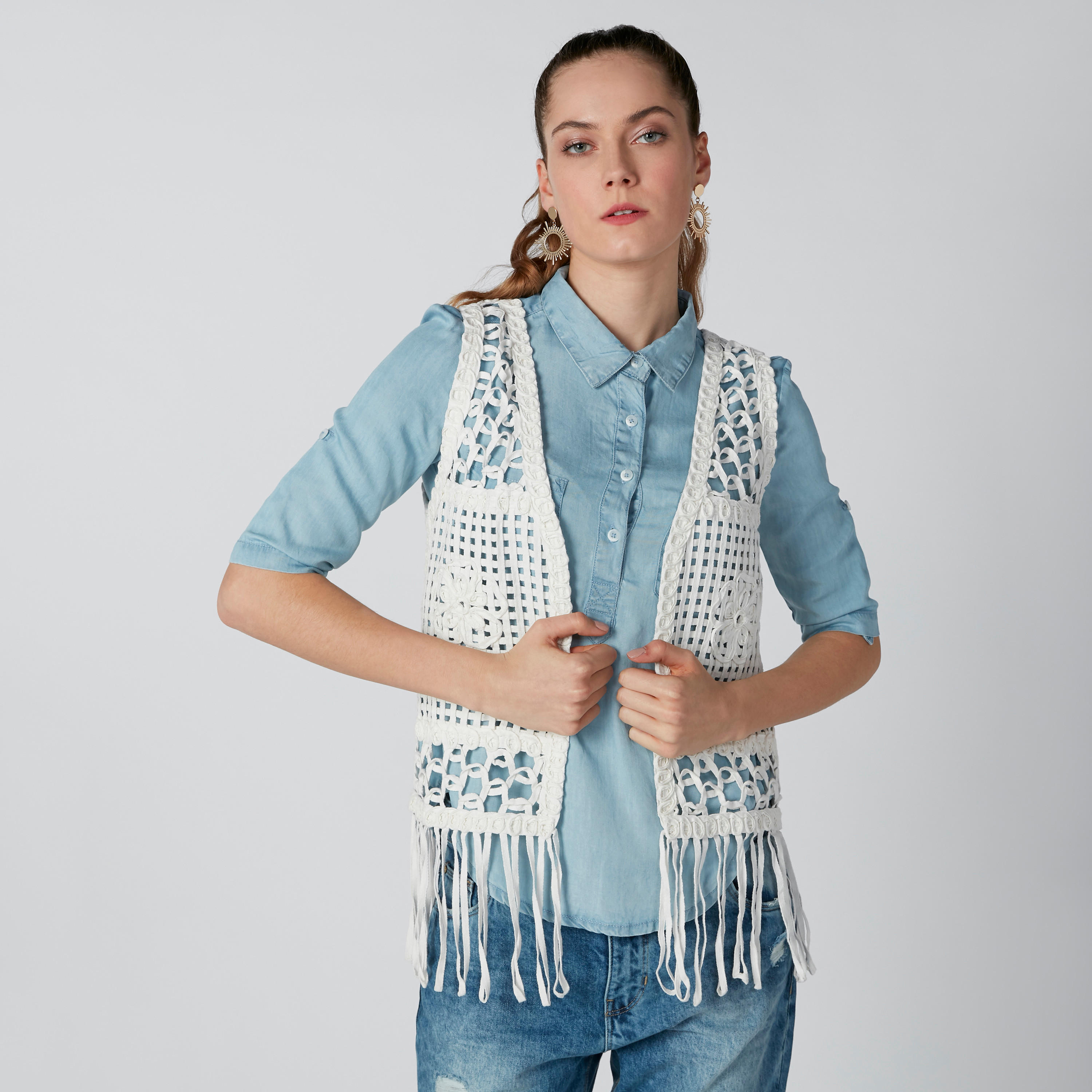 بلوزة كروشيه دون أكمام مفتوحة من الأمام من لي كوبر-women-winterwear-cardigansandjumpers-cardigans-image-2