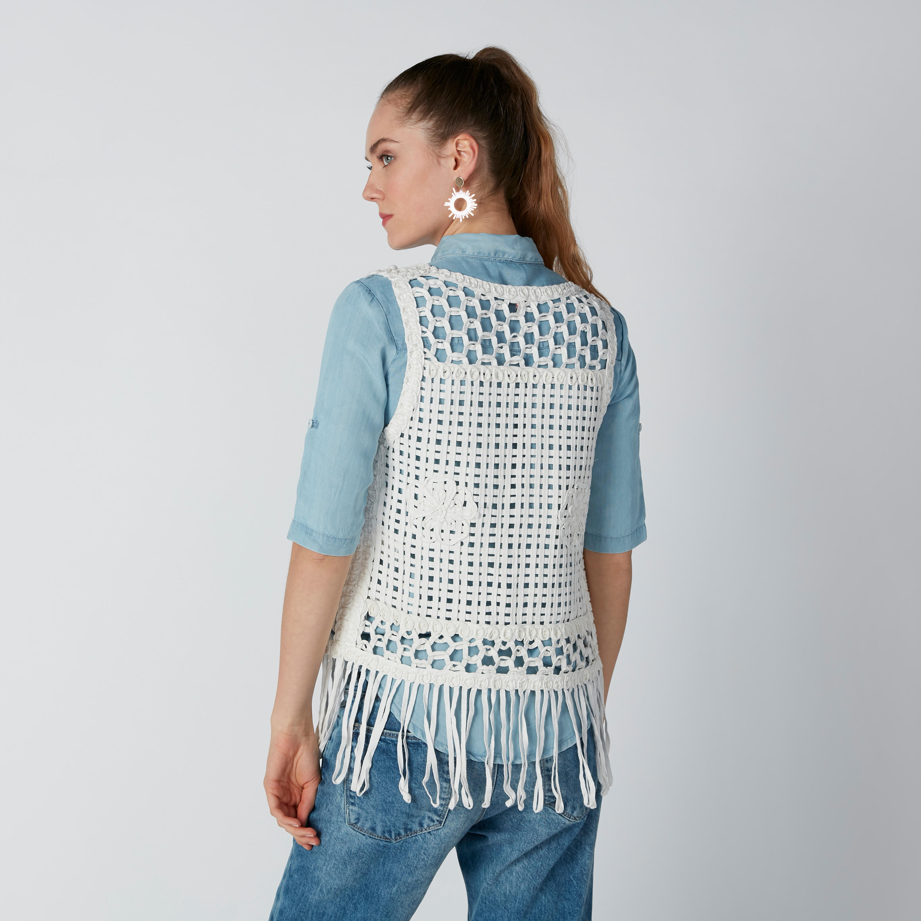 بلوزة كروشيه دون أكمام مفتوحة من الأمام من لي كوبر-women-winterwear-cardigansandjumpers-cardigans-image-3