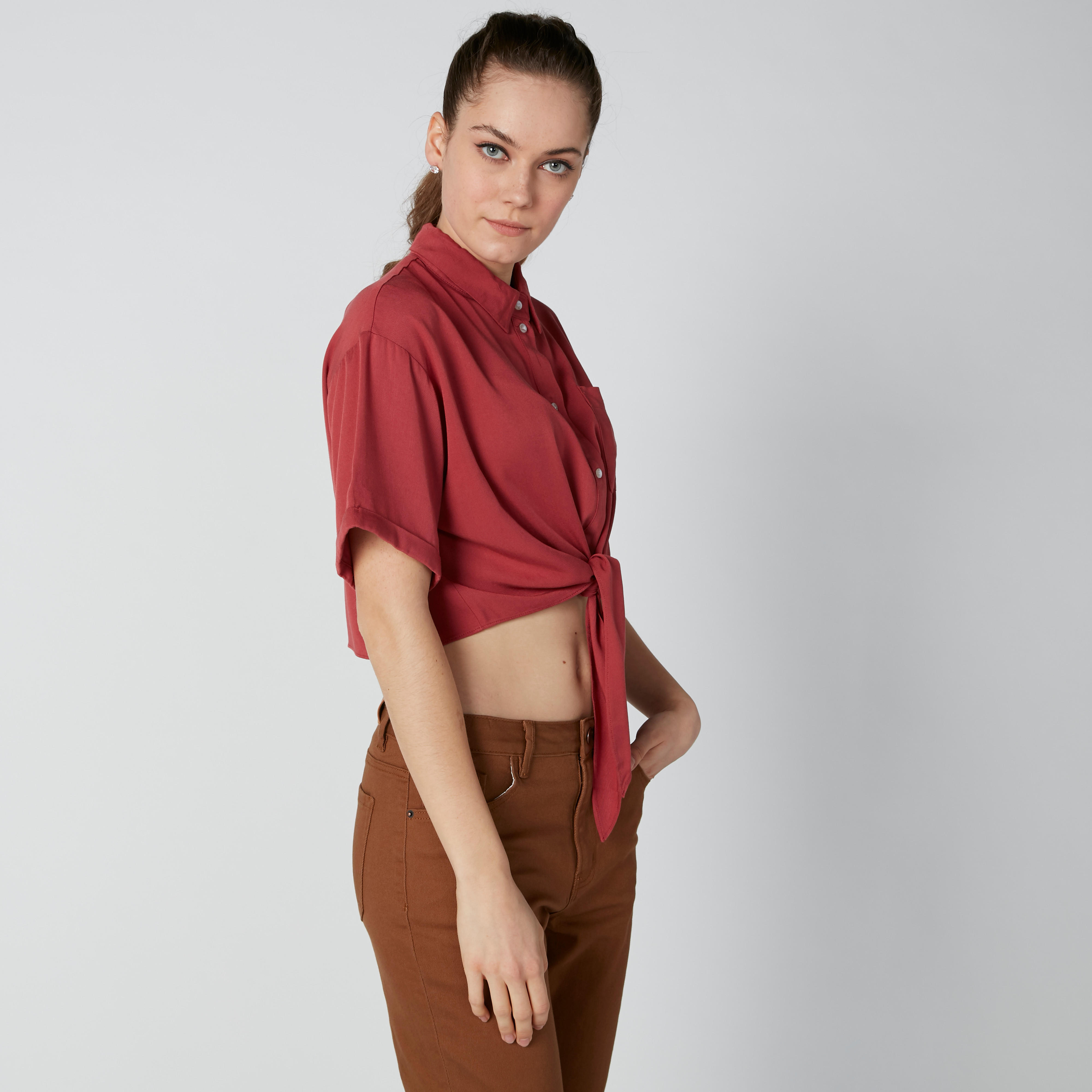 تيشيرت مستدام بأكمام قصيرة ورباط-women-clothing-shirtsandblouses-shirts-image-3