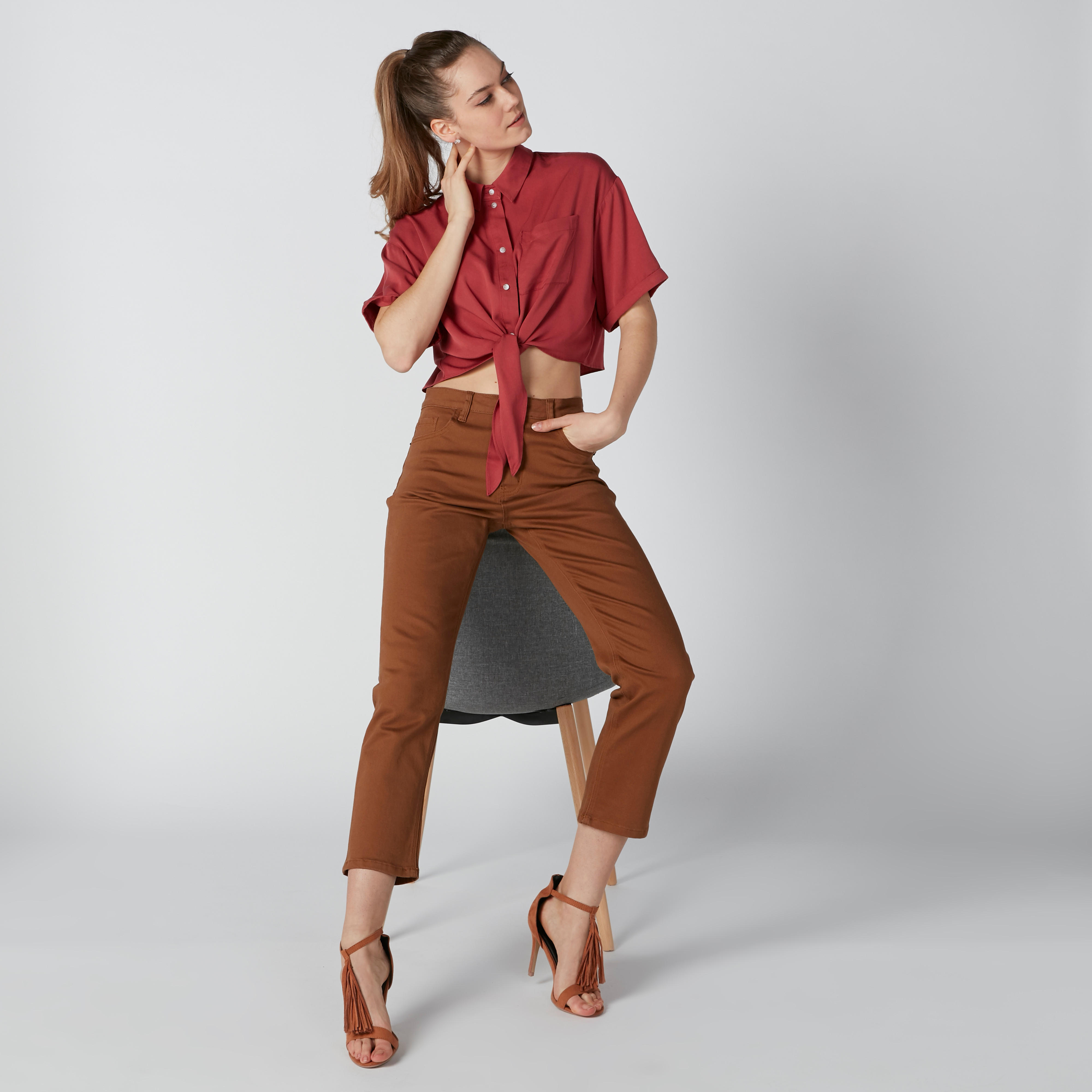 تيشيرت مستدام بأكمام قصيرة ورباط-women-clothing-shirtsandblouses-shirts-image-2