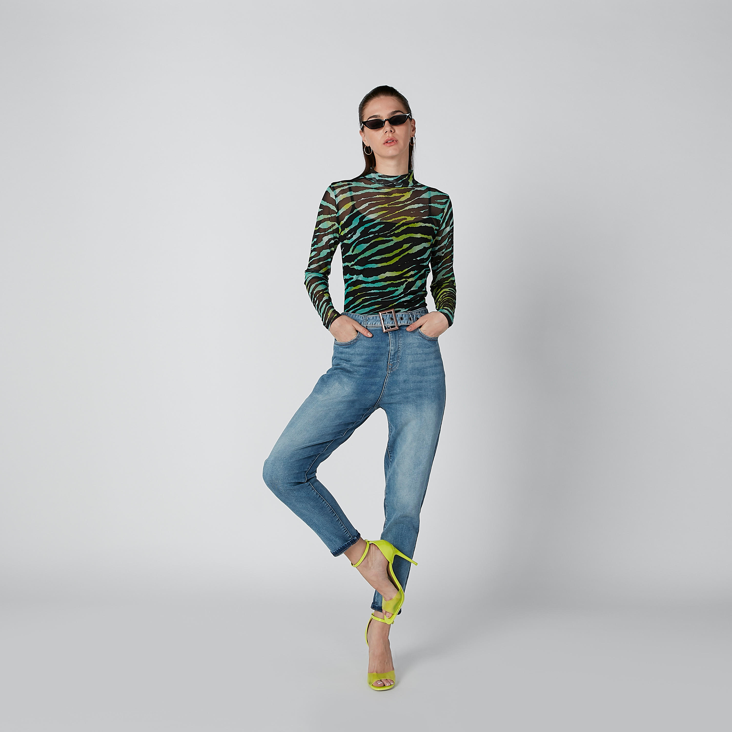 بنطال جينز طويل بجيوب وحزام من لي كوبر-women-clothing-bottoms-jeans-image-1