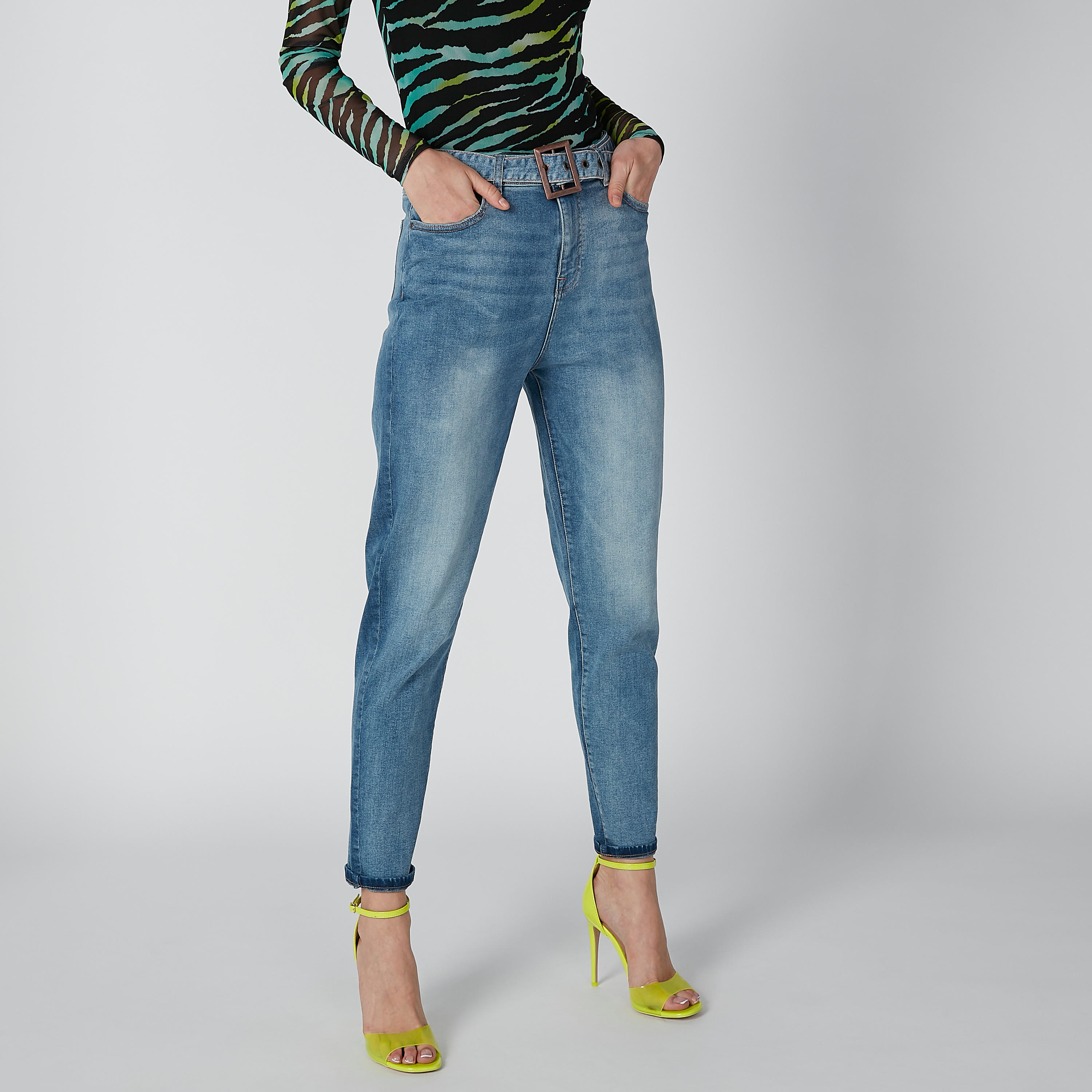 بنطال جينز طويل بجيوب وحزام من لي كوبر-women-clothing-bottoms-jeans-image-3