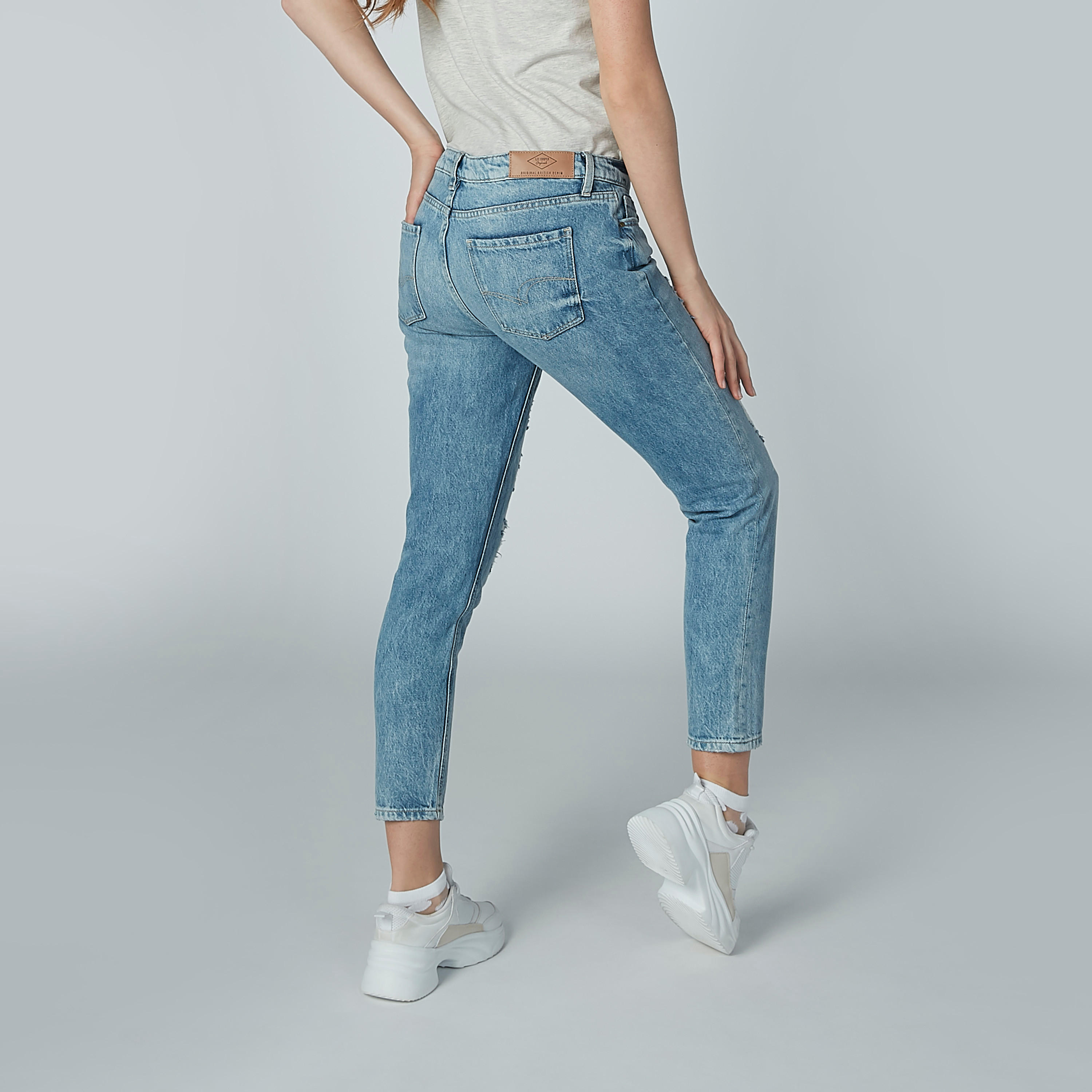 بنطلون جينز ممزق بجيوب وحلقات للحزام من لي كوبر-women-clothing-bottoms-jeans-image-3