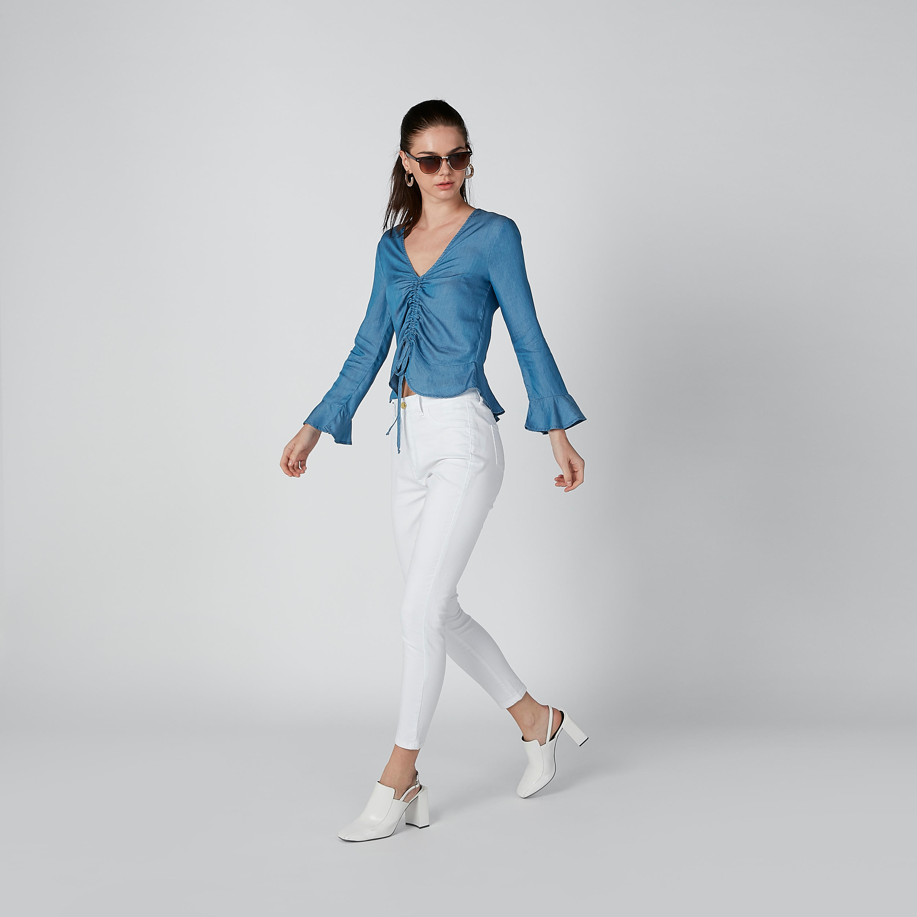 بلوزة سادة بياقة V وأربطة من لي كوبر-women-clothing-shirtsandblouses-blouses-image-3